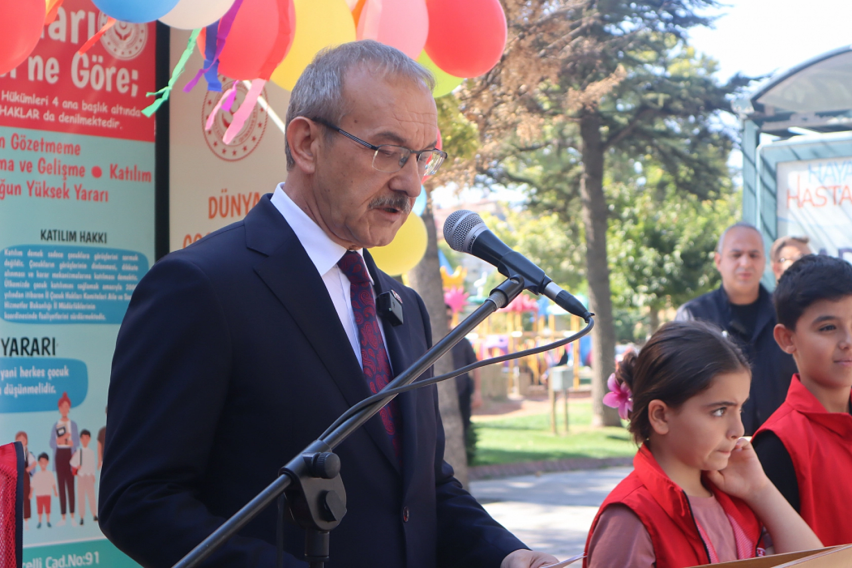 Vali, Ailelere Çağrıda Bulundu: 'Dijital zorbalık gibi konularda daha hassas ve duyarlı olalım'