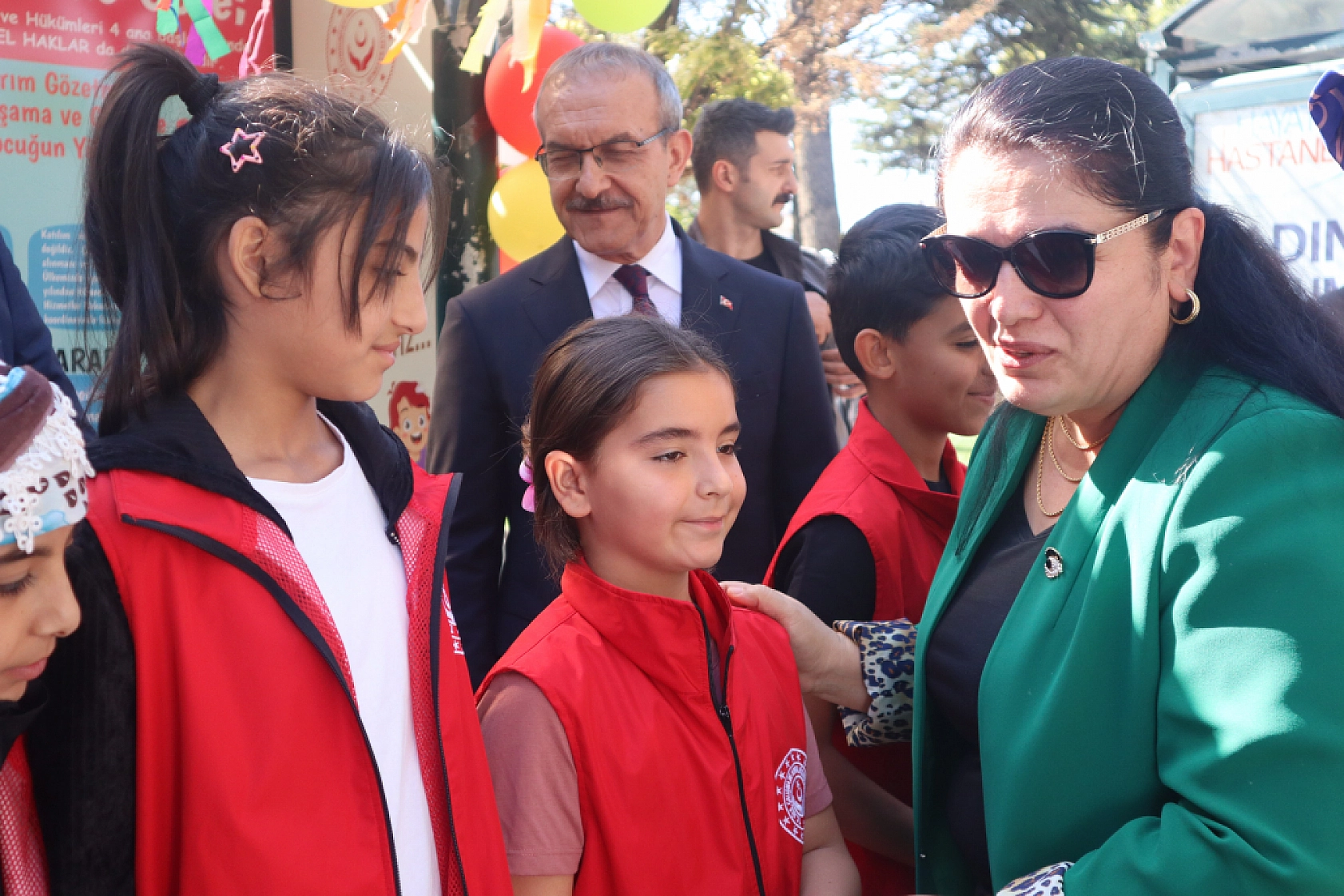 Vali, Ailelere Çağrıda Bulundu: 'Dijital zorbalık gibi konularda daha hassas ve duyarlı olalım'