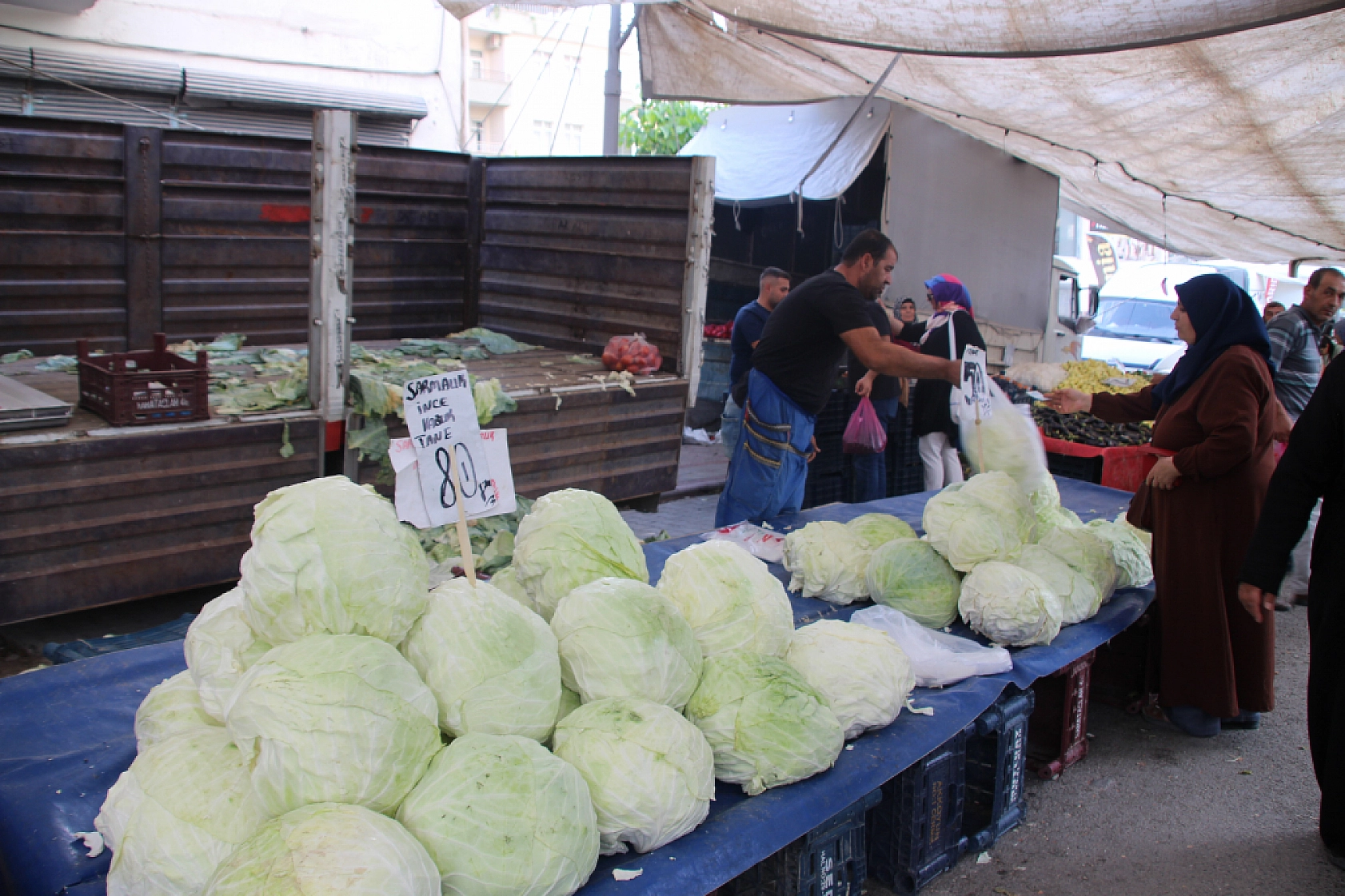 Malatya'da sebze fiyatları yüz güldürdü, meyve tezgâhları cep yaktı: Peki, pazarda sebze meyve fiyatları ne kadar?