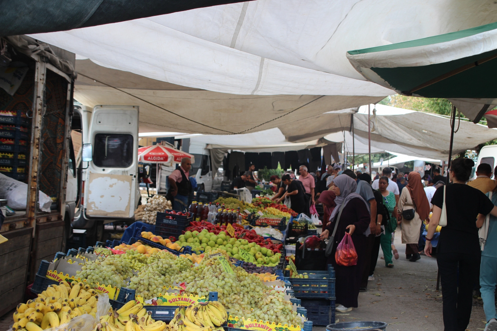 Malatya'da sebze fiyatları yüz güldürdü, meyve tezgâhları cep yaktı: Peki, pazarda sebze meyve fiyatları ne kadar?