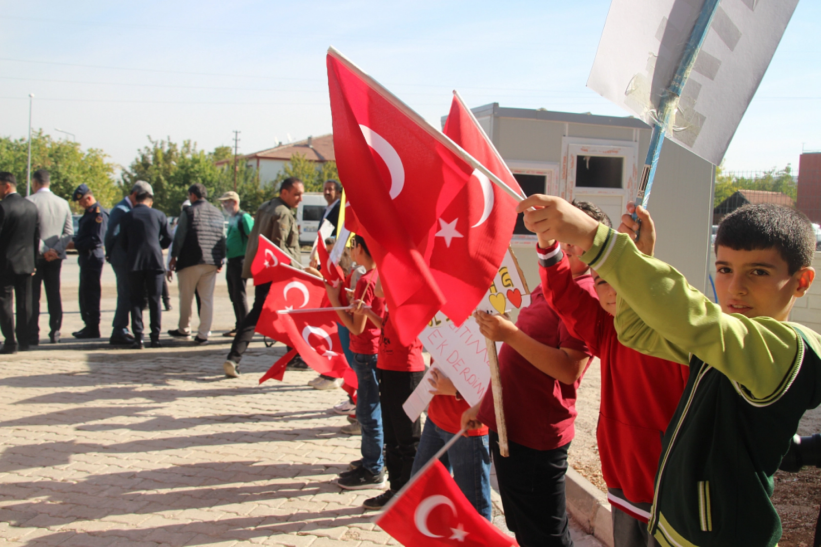 Muazzam Projelere Sahip Çıkalım...!