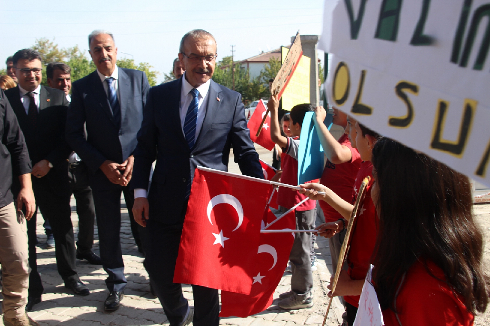 Muazzam Projelere Sahip Çıkalım...!