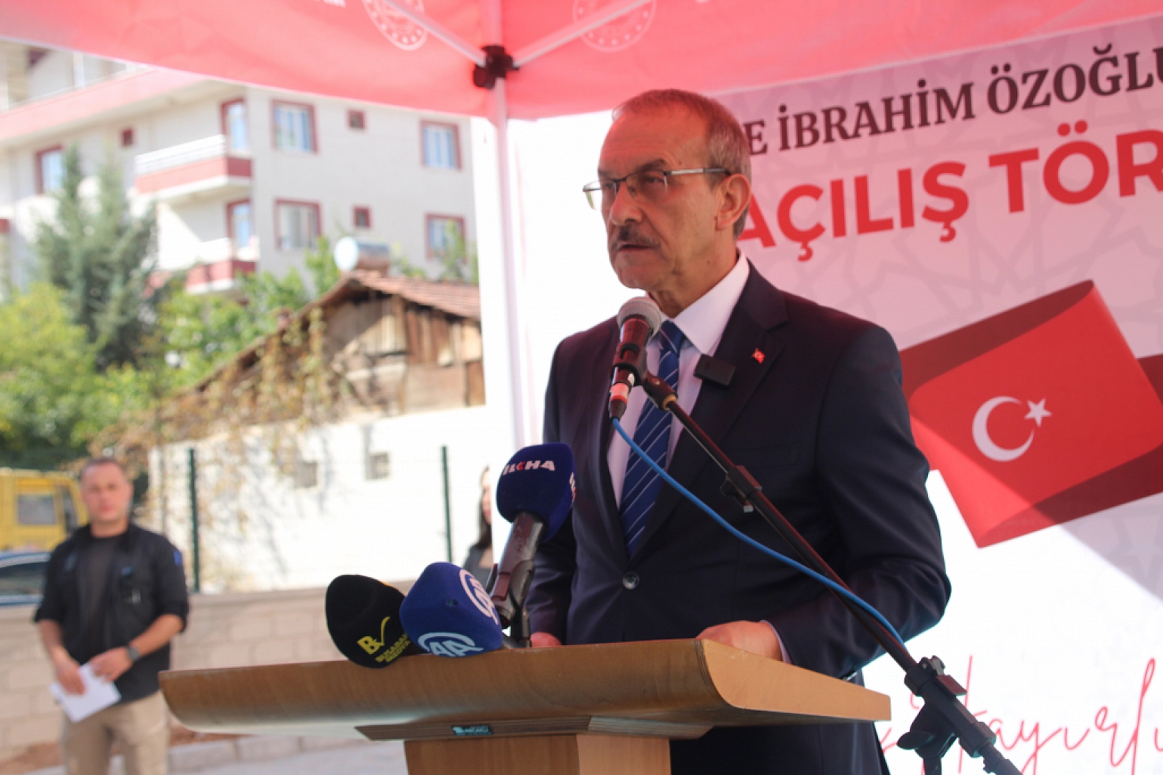 Muazzam Projelere Sahip Çıkalım...!