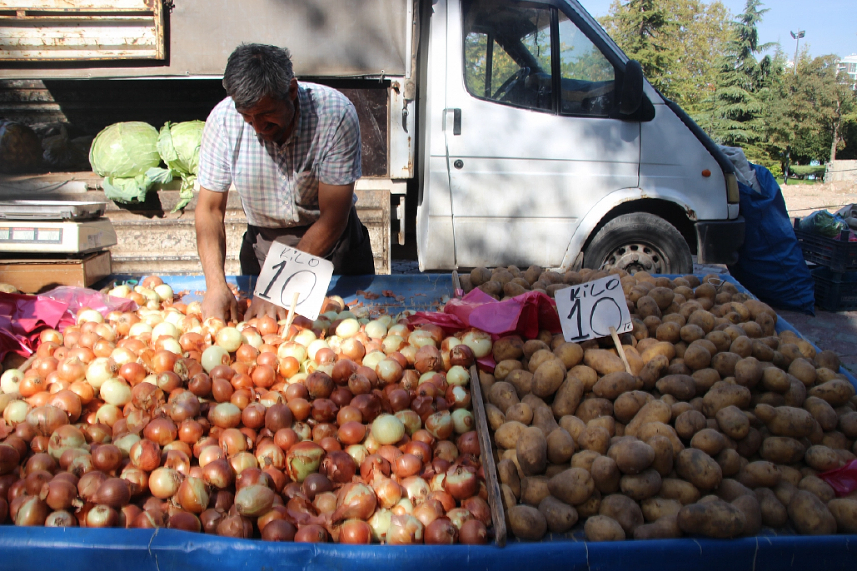 Malatya'da Poşetler Hafifliyor! Artık Pazarda da Sebze Meyve Almak Cep Yakıyor..!