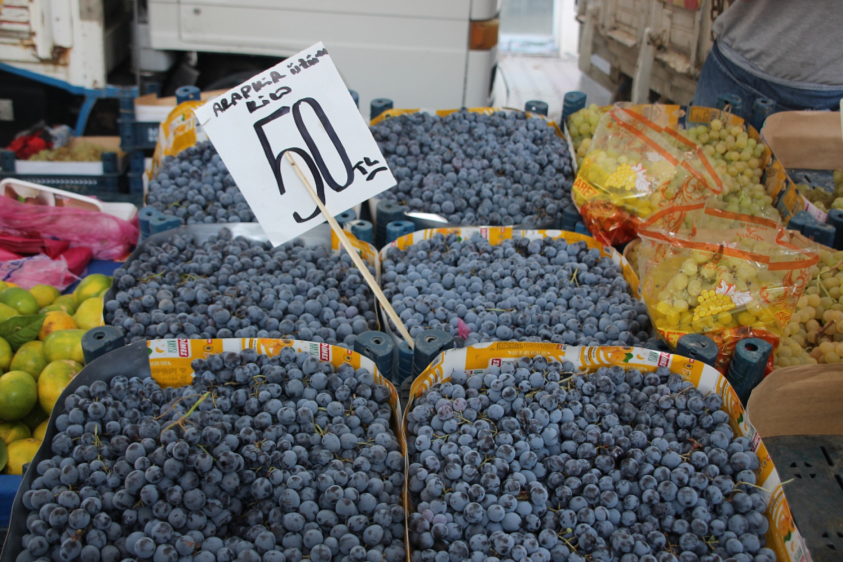 Malatya'da Poşetler Hafifliyor! Artık Pazarda da Sebze Meyve Almak Cep Yakıyor..!