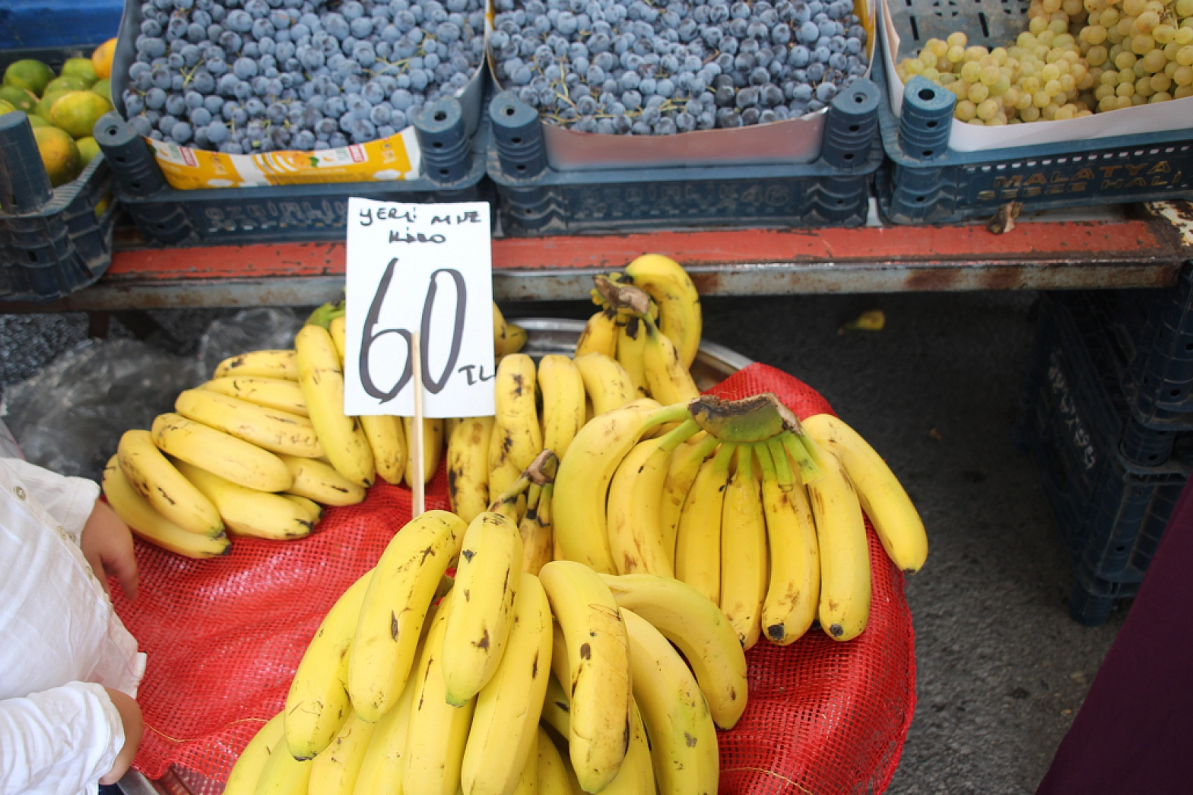 Malatya'da Poşetler Hafifliyor! Artık Pazarda da Sebze Meyve Almak Cep Yakıyor..!