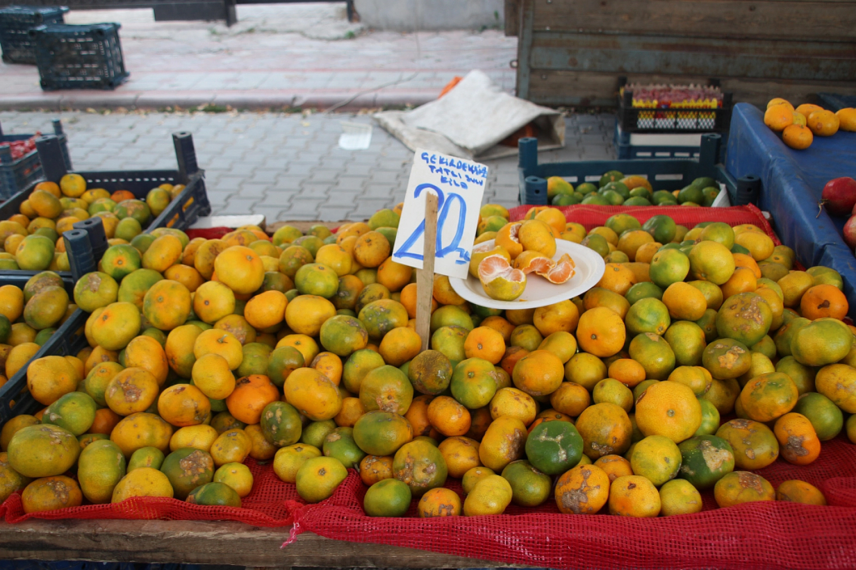 Malatya'da Poşetler Hafifliyor! Artık Pazarda da Sebze Meyve Almak Cep Yakıyor..!