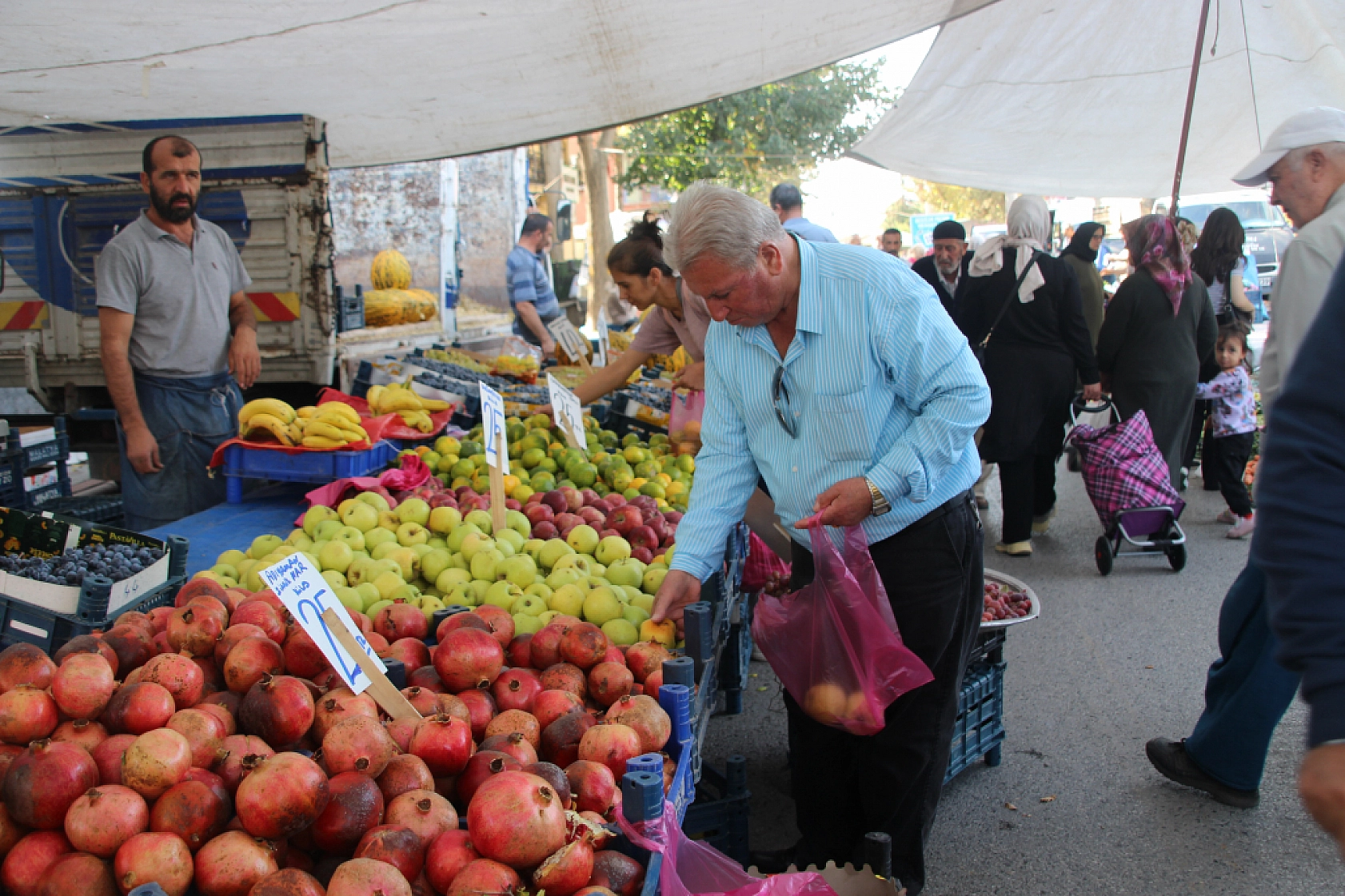 Malatya'da Poşetler Hafifliyor! Artık Pazarda da Sebze Meyve Almak Cep Yakıyor..!