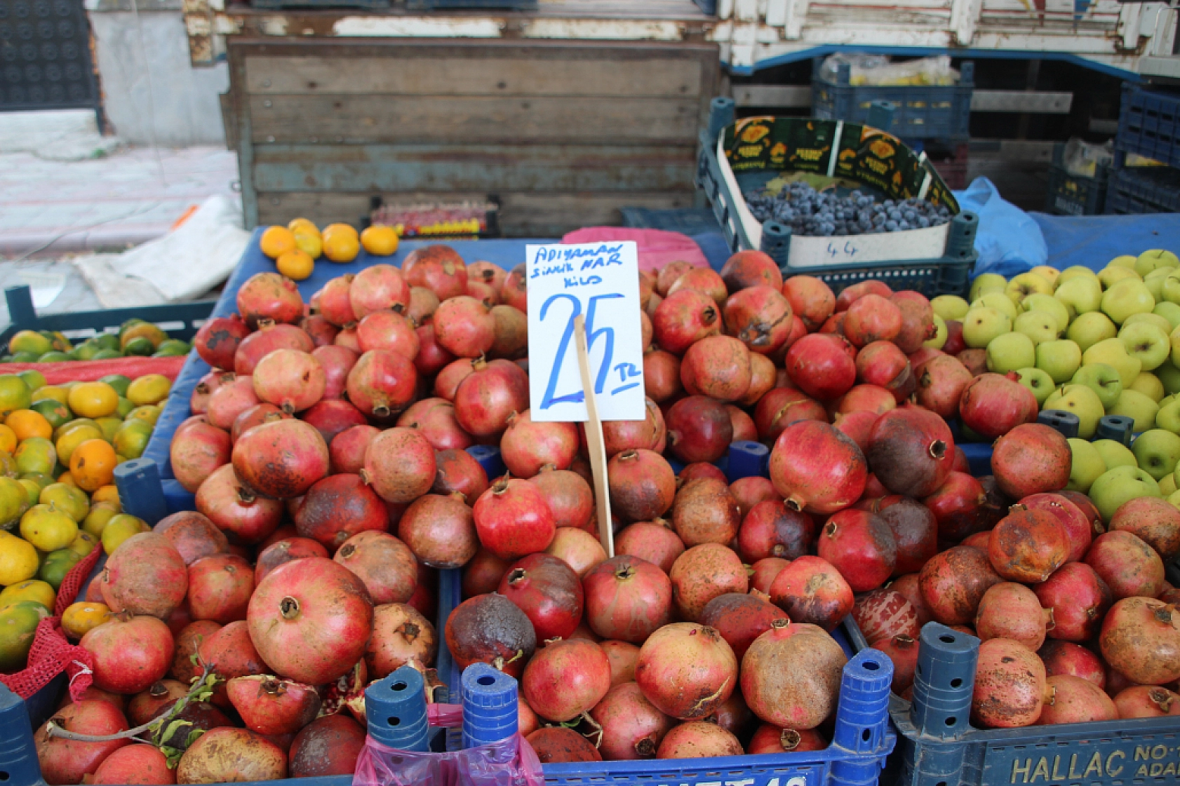 Malatya'da Poşetler Hafifliyor! Artık Pazarda da Sebze Meyve Almak Cep Yakıyor..!