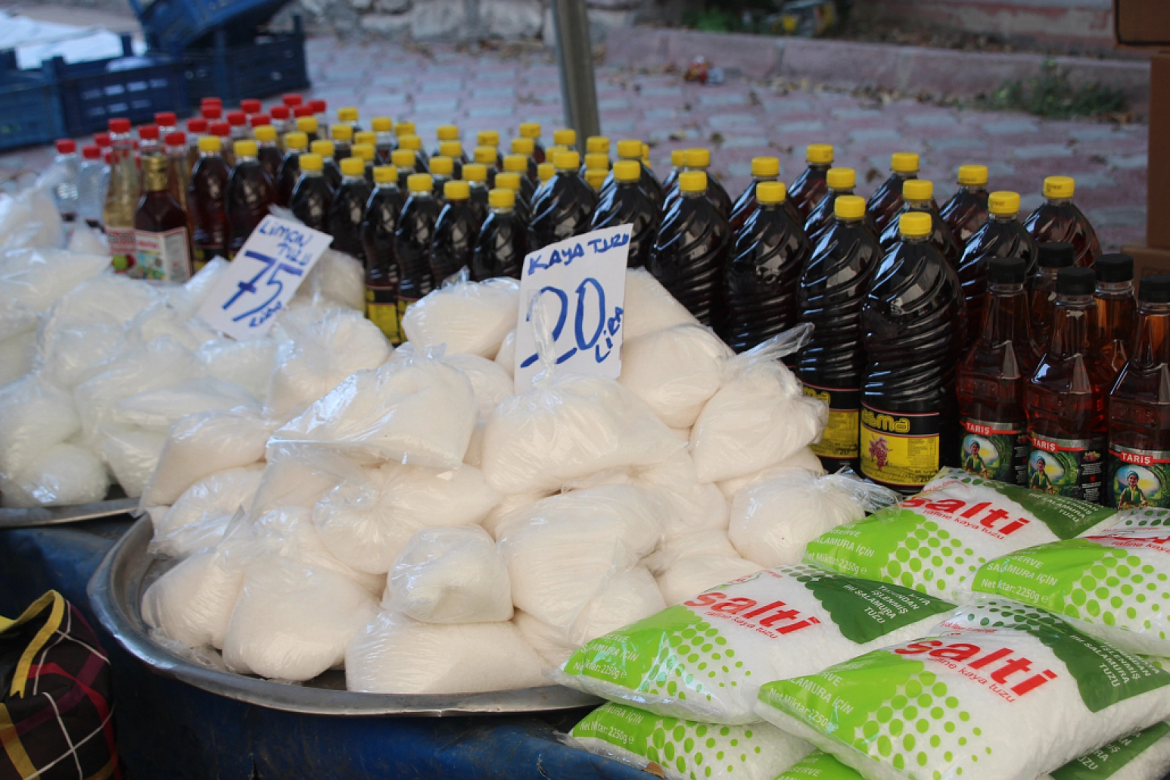 Malatya'da Poşetler Hafifliyor! Artık Pazarda da Sebze Meyve Almak Cep Yakıyor..!