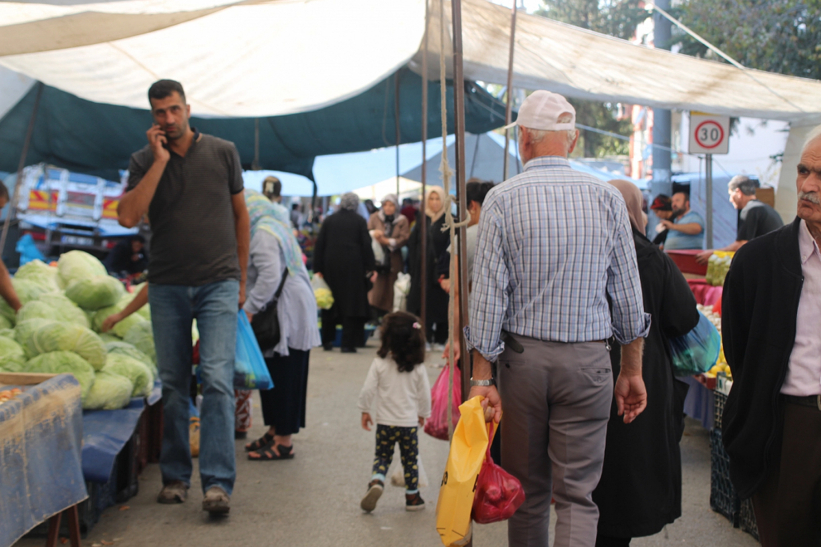 Malatya'da Poşetler Hafifliyor! Artık Pazarda da Sebze Meyve Almak Cep Yakıyor..!
