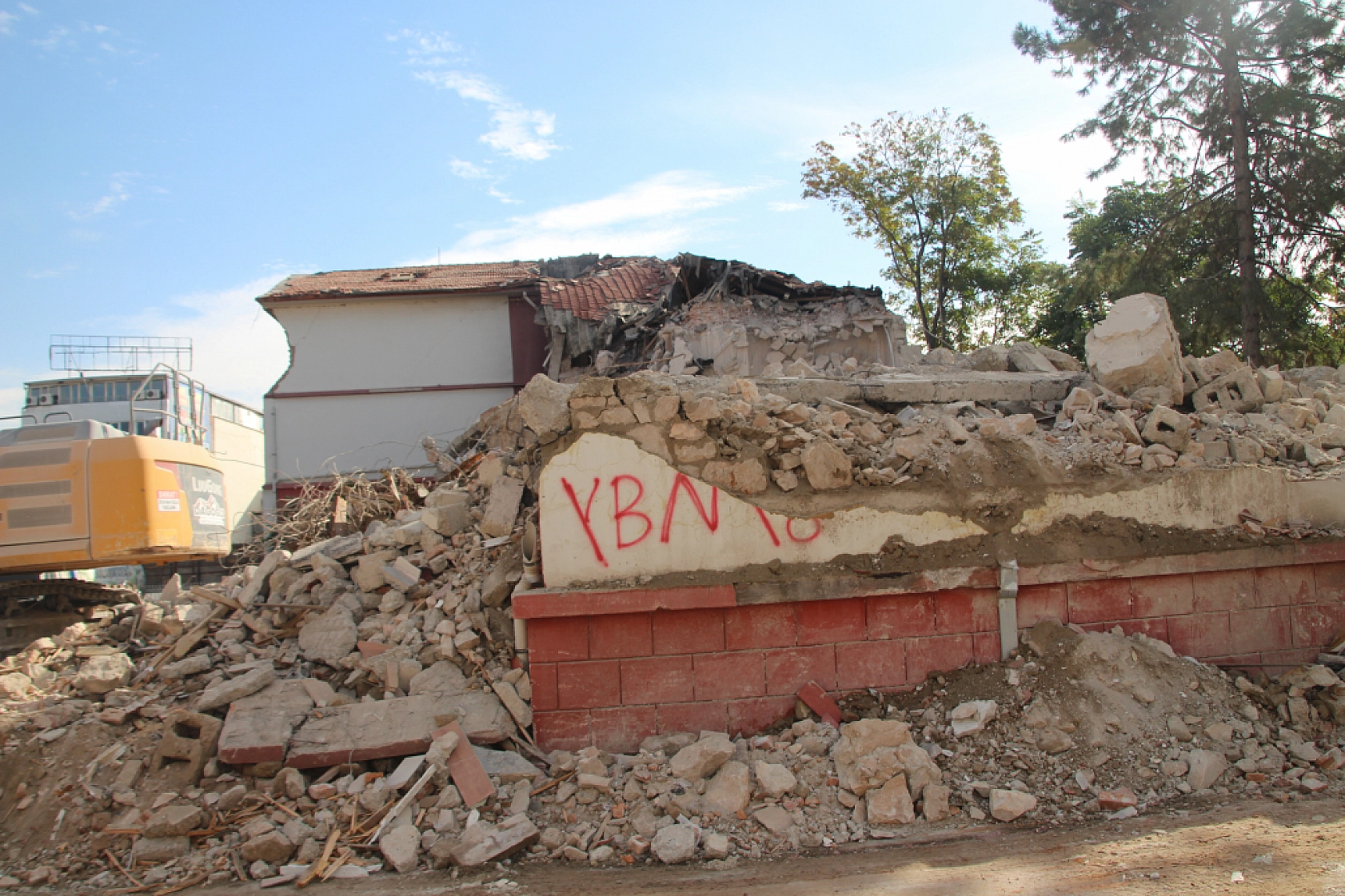 81 Yıllık Tarihi Lise Malatya'da Resmen Maziye Karışıyor… Anılar Sadece Fotoğraflarda Kalacak..! 