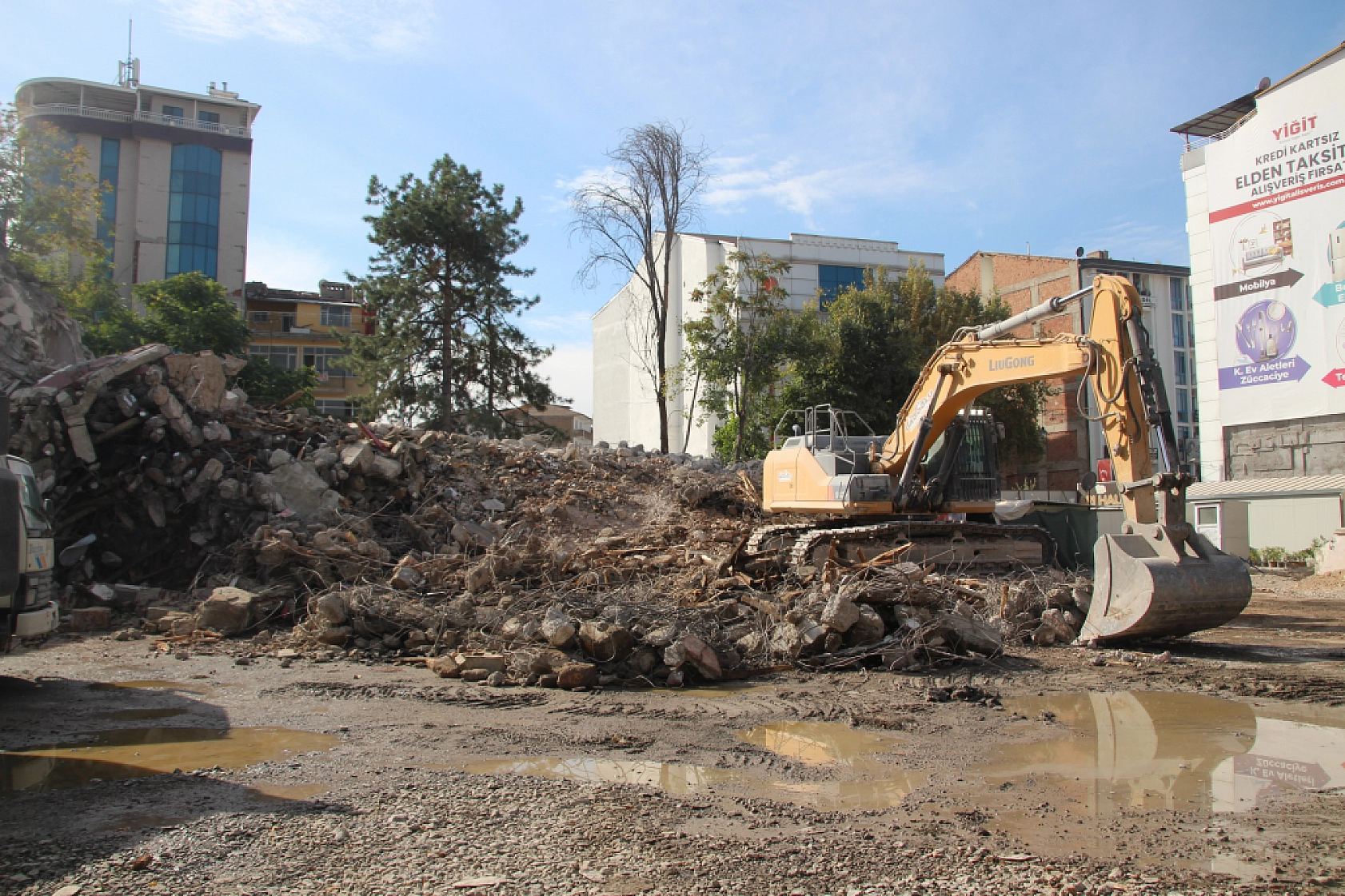 81 Yıllık Tarihi Lise Malatya'da Resmen Maziye Karışıyor… Anılar Sadece Fotoğraflarda Kalacak..! 