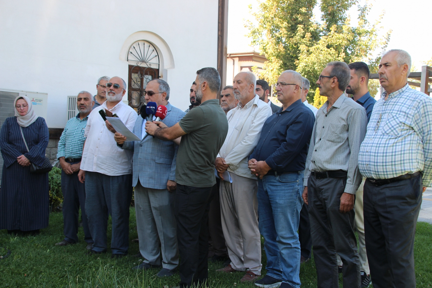 Malatya'da siyasilere çağrı: Kime hizmet ediyorsunuz?