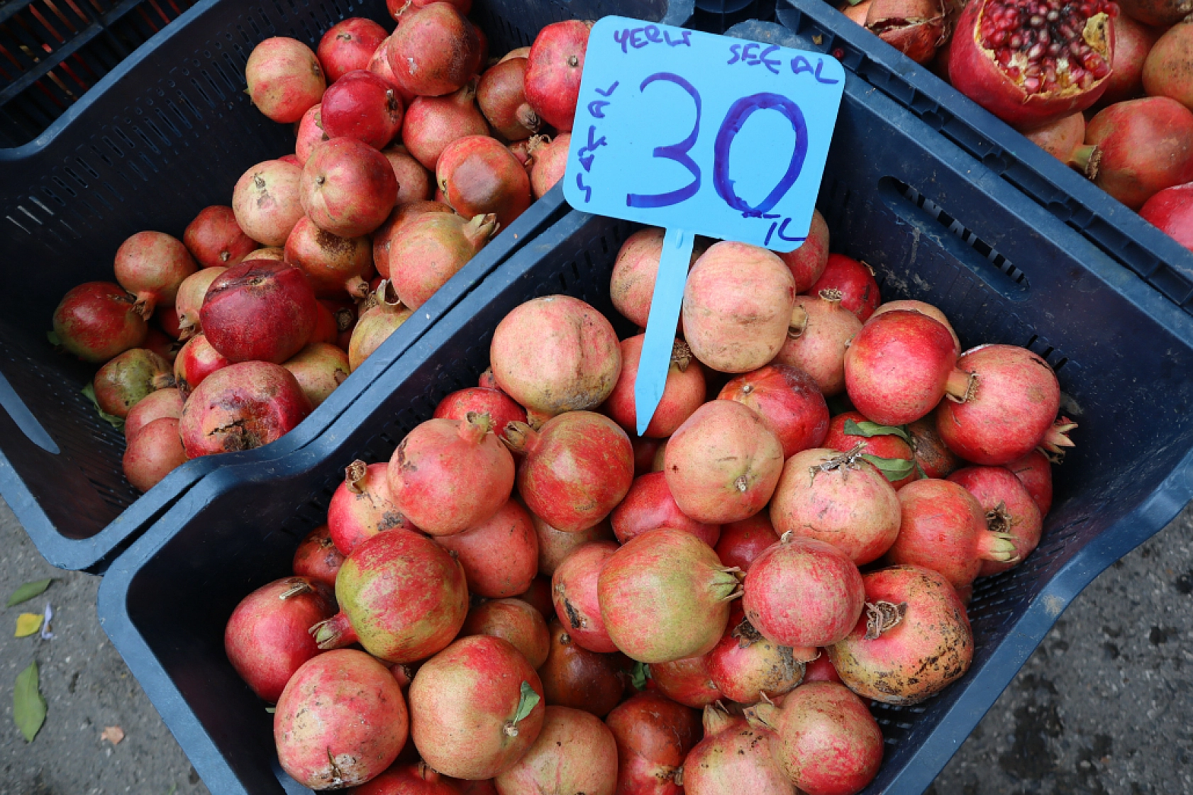 Pazarda ilginç tablo: Domates ucuz, şeftali el yakıyor