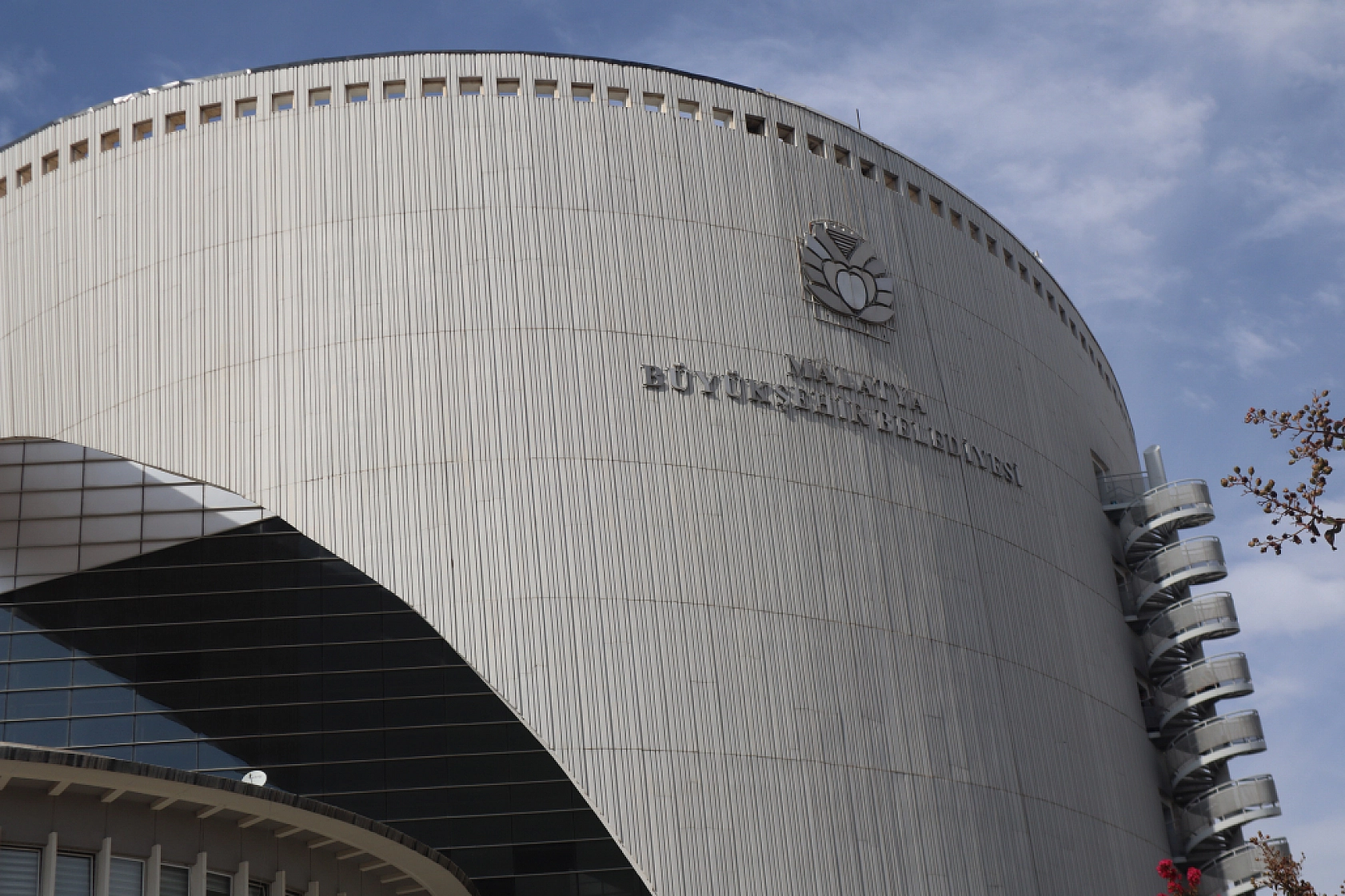 Büyükşehir Dükkân ve Daire Satacak: Peki, İhale Nerede Yapılacak? İhale Bedeli Ne Kadar? İhale Tarihi ve Saati Nedir? İşte Detaylar…