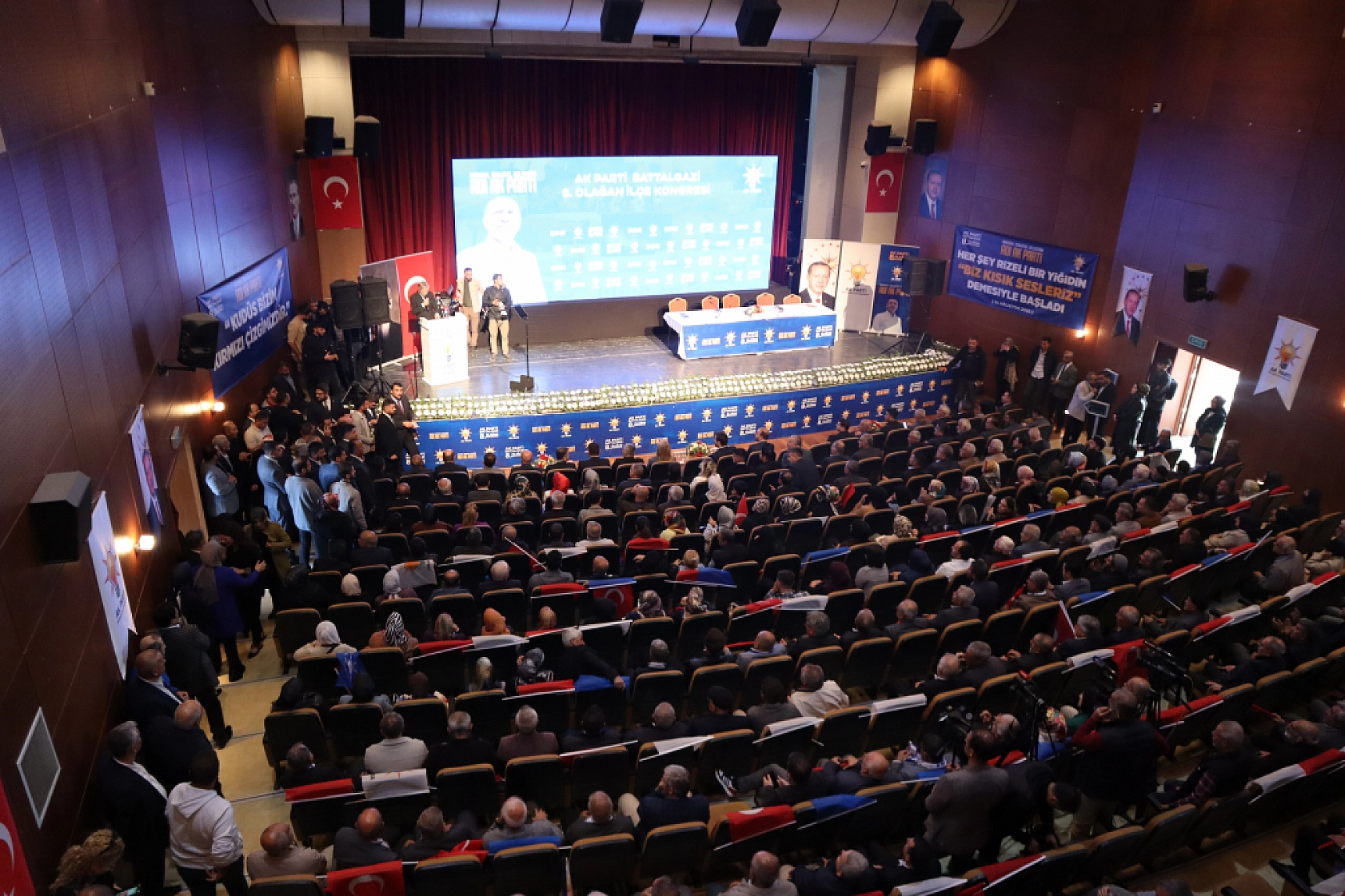 AK Parti'de Yeni Yönetim Listesi Belli Oldu...! Kahveci Güven Tazeledi