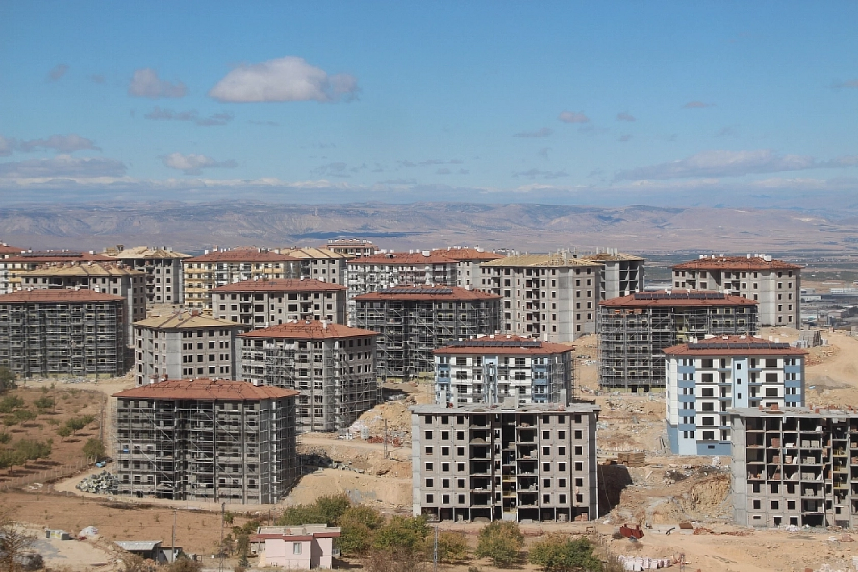 Malatya Valisi deprem konutlarıyla ilgili son durumu paylaştı… İşte detaylar…