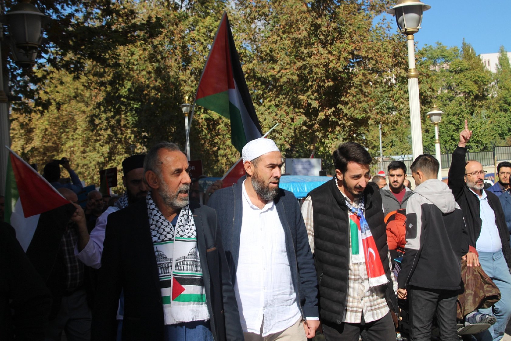 Binlerce Malatyalı  Şehit Yahya Sinvar İçin Haykırdı!