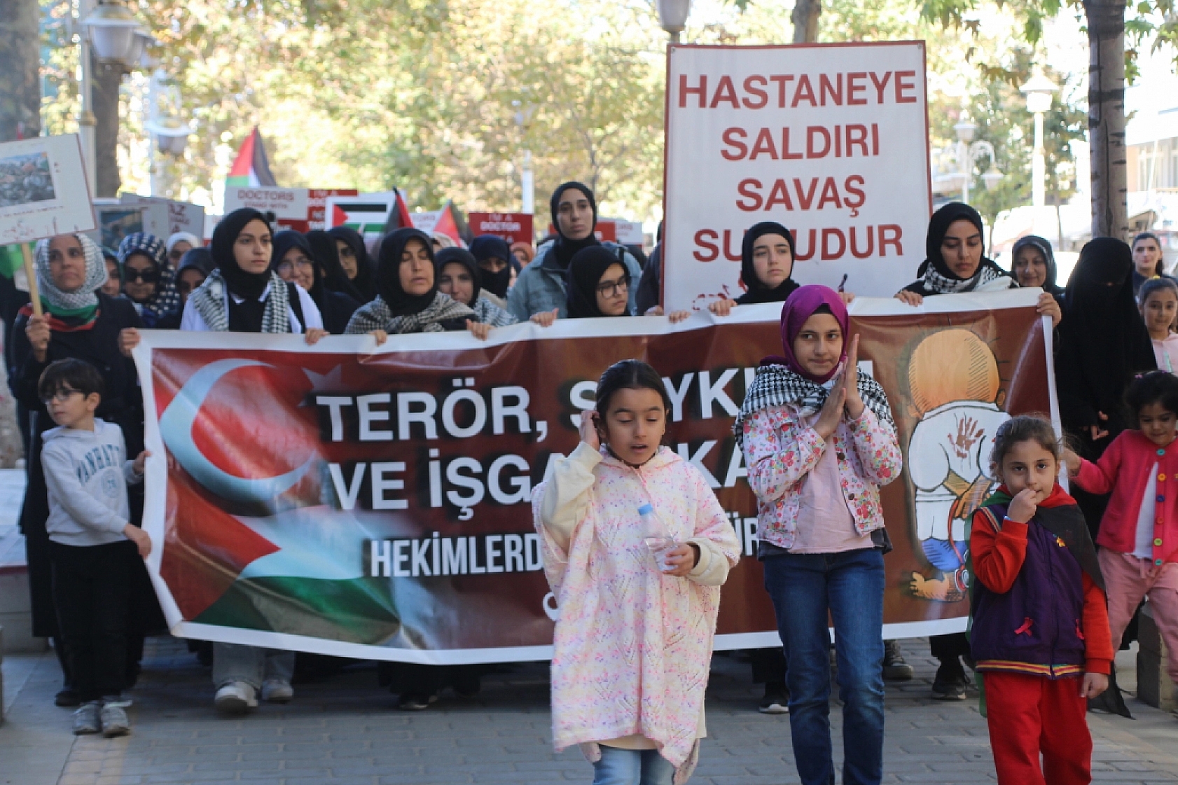 Binlerce Malatyalı  Şehit Yahya Sinvar İçin Haykırdı!