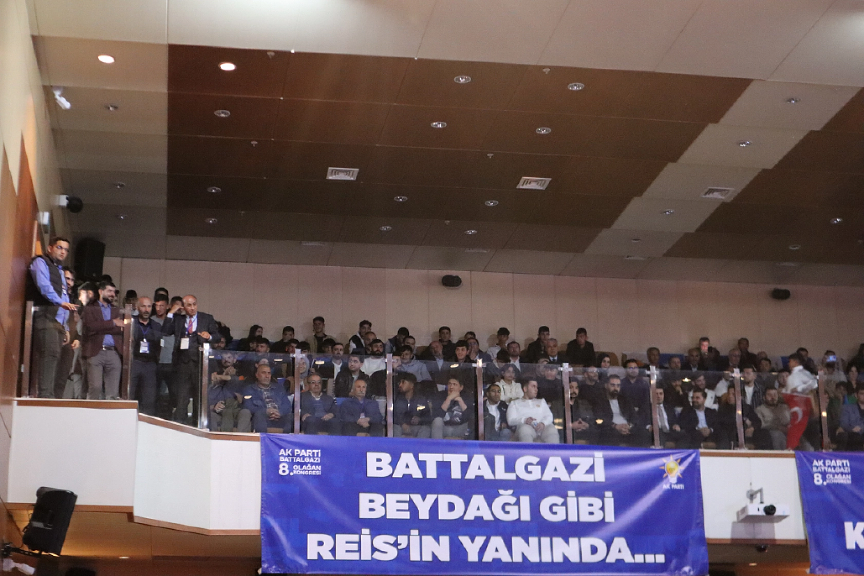 AK Parti'de Yeni Yönetim Listesi Belli Oldu...! Kahveci Güven Tazeledi