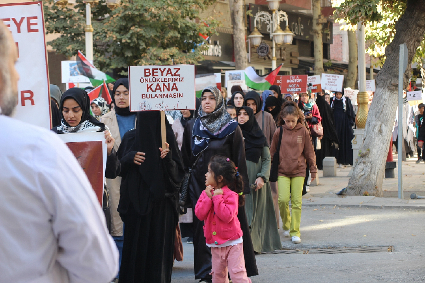 Binlerce Malatyalı  Şehit Yahya Sinvar İçin Haykırdı!