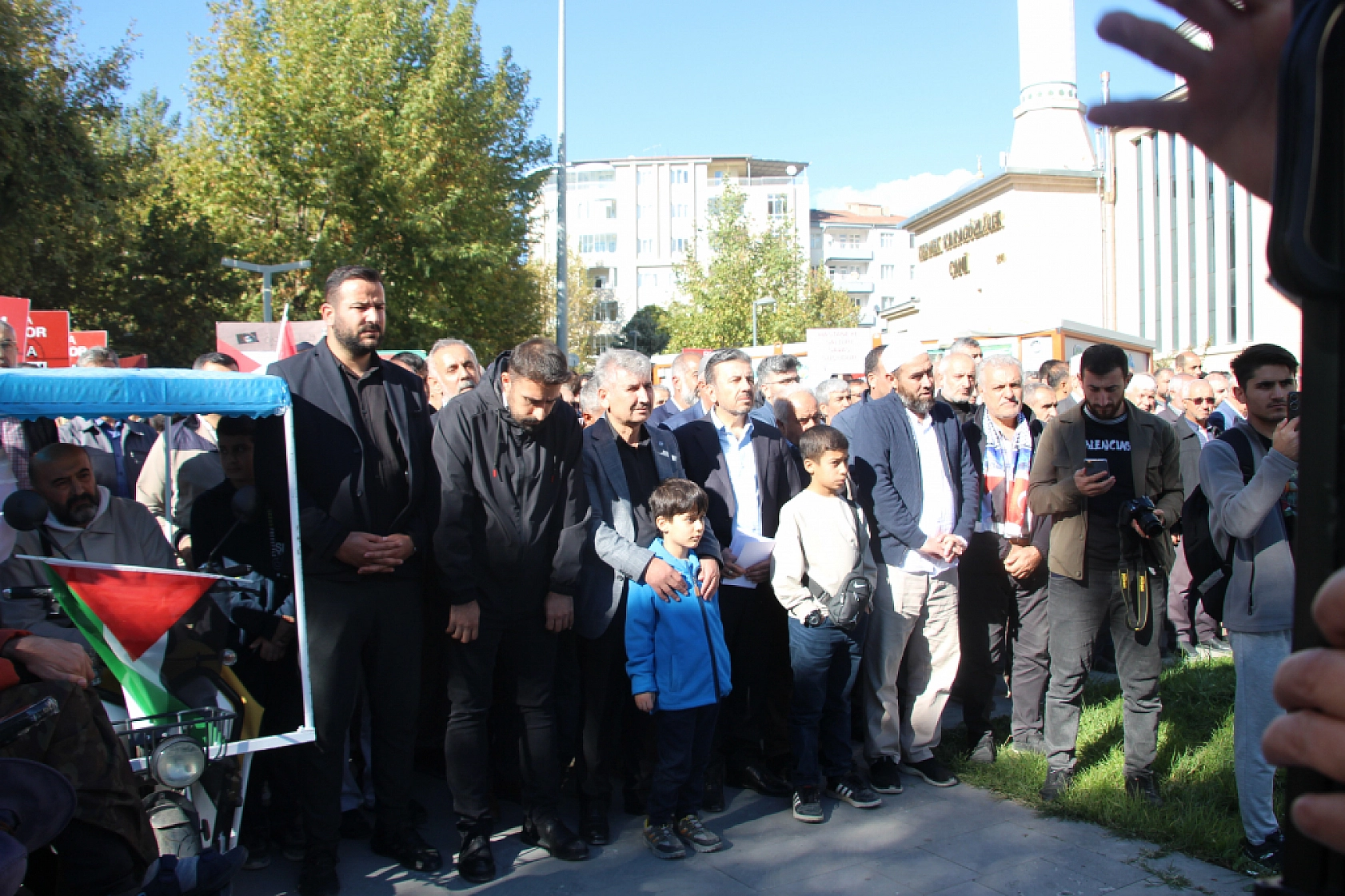 Binlerce Malatyalı  Şehit Yahya Sinvar İçin Haykırdı!