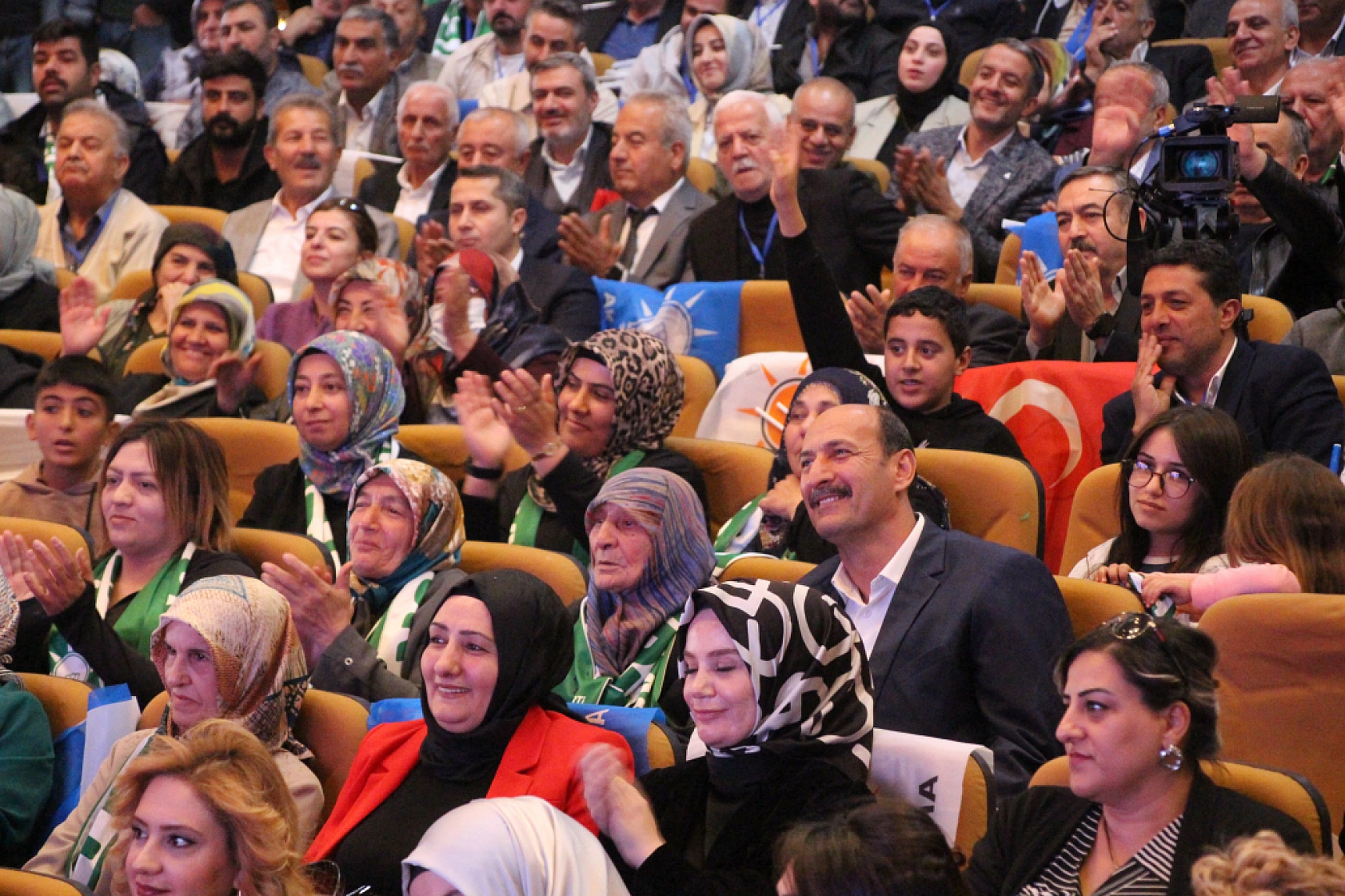 AK Parti'de Yeni Yönetim Listesi Açıklandı...! Yaylacı Güven Tazeledi