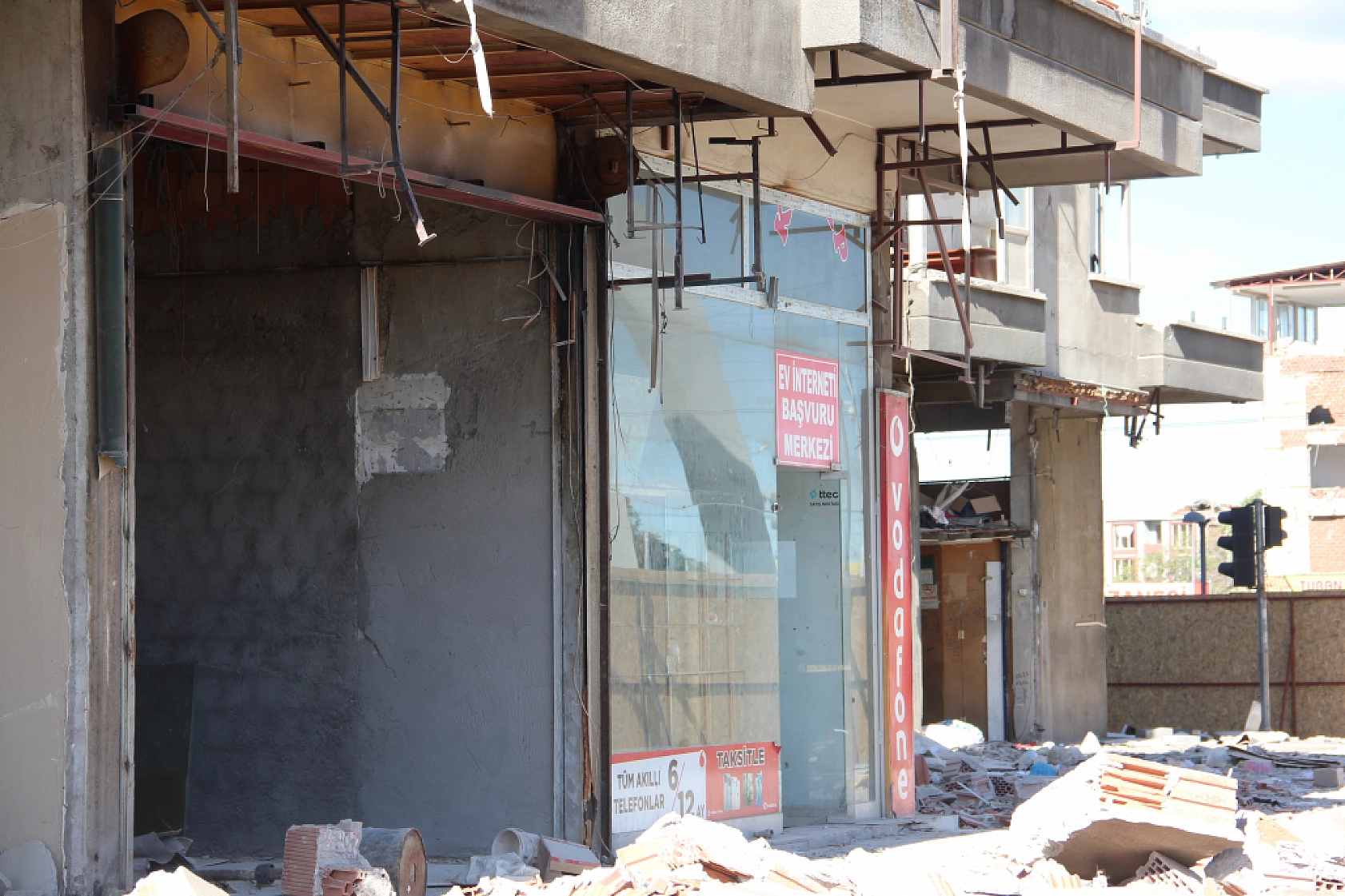 Malatya'da 19 Ay Tehlike Saçtı: Rezerv Alana Dâhil Olunca Yıkıldı!