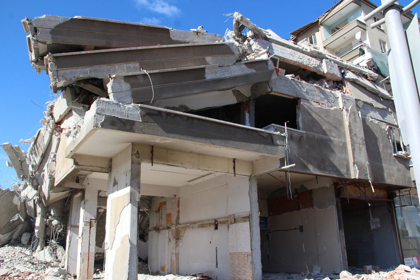 Malatya'da 19 Ay Tehlike Saçtı: Rezerv Alana Dâhil Olunca Yıkıldı!