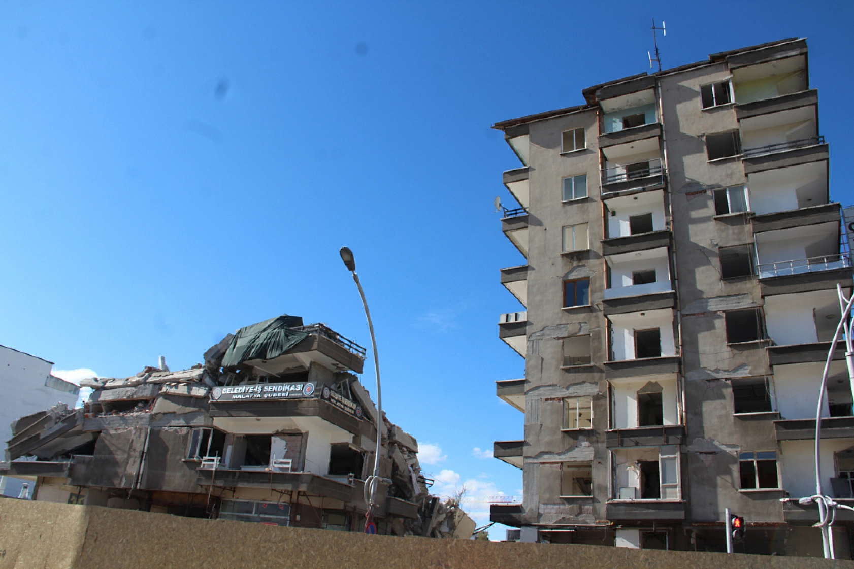 Malatya'da 19 Ay Tehlike Saçtı: Rezerv Alana Dâhil Olunca Yıkıldı!
