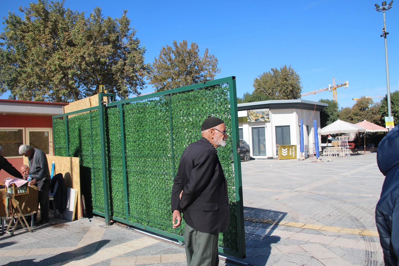 Malatya'da Yerinde Dönüşüm Ofisi Tel Örgüyle Çevrildi: Vatandaş Bilgiye Nasıl Ulaşacak?