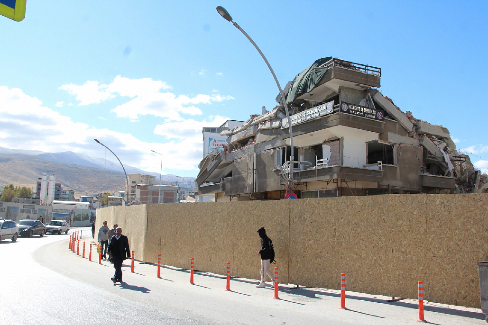 Malatya'da 19 Ay Tehlike Saçtı: Rezerv Alana Dâhil Olunca Yıkıldı!