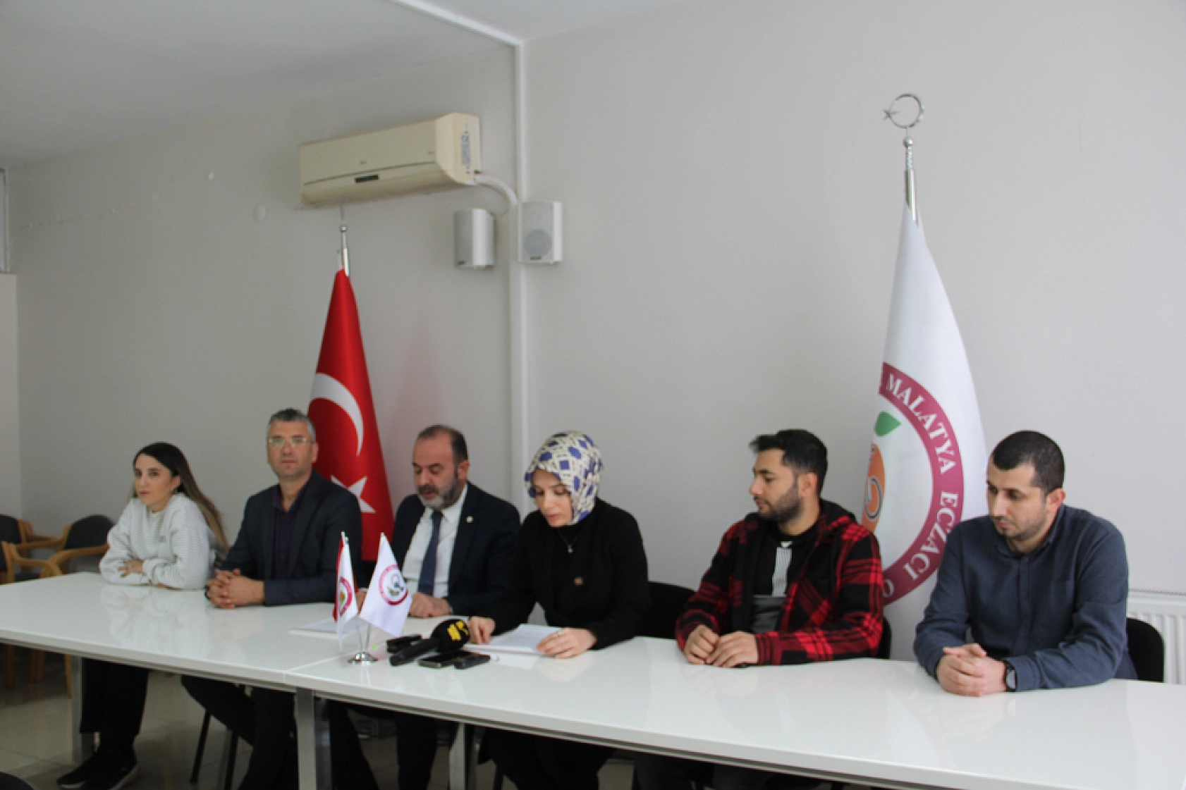 Vatandaşın Sağlığı Hiçe Sayıldı: Piyasada Bulunmayan İlaçlar Zam Sonrası Ortaya Çıktı!