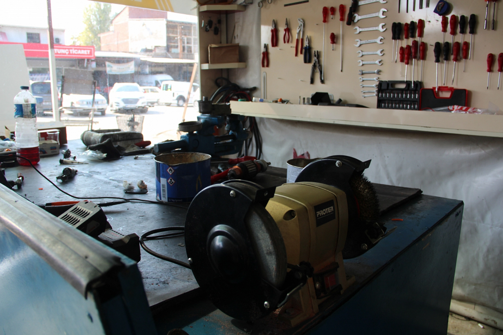 Oto Tamir Fiyatı Cüzdanı Zorladı: Vatandaş Tamir Ettiremediği Aracını Satıyor!