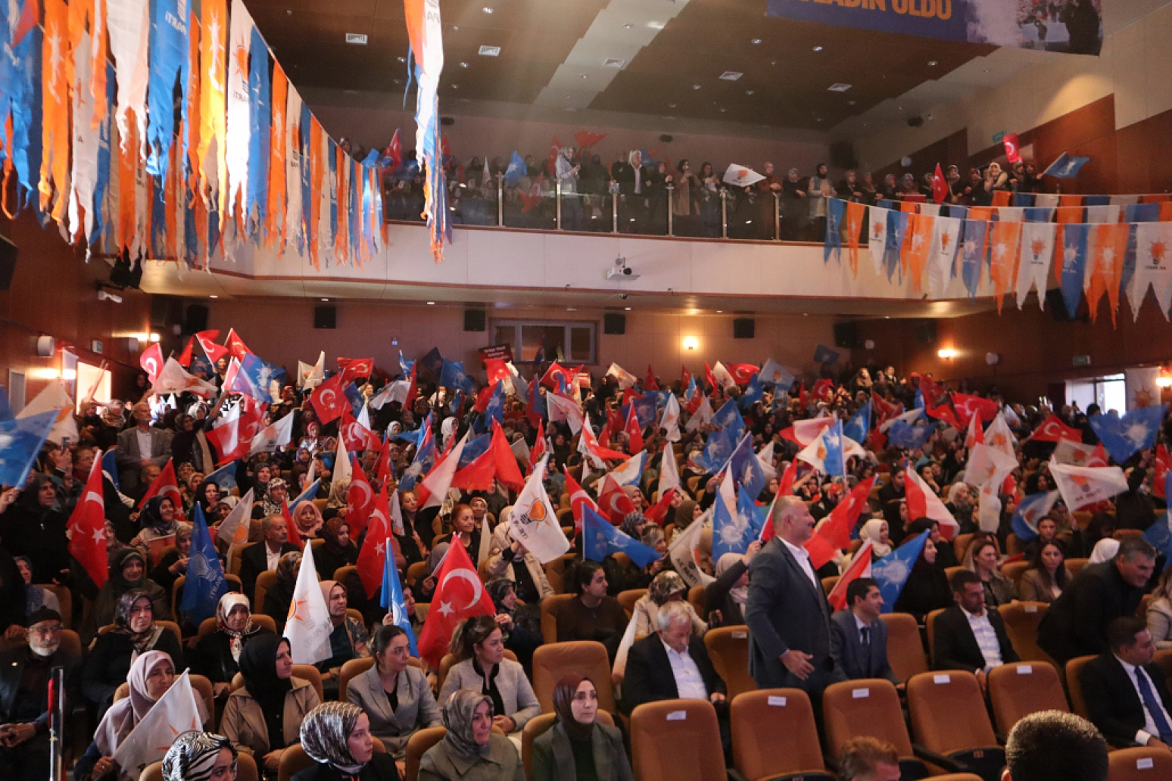 AK Parti Seçime Gitti! İnanç Güven Tazeledi! İşte Yeni Yönetim Listesi...