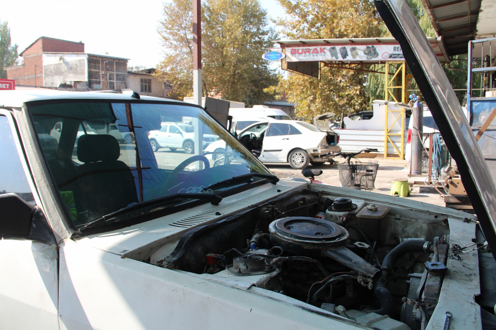 Oto Tamir Fiyatı Cüzdanı Zorladı: Vatandaş Tamir Ettiremediği Aracını Satıyor!