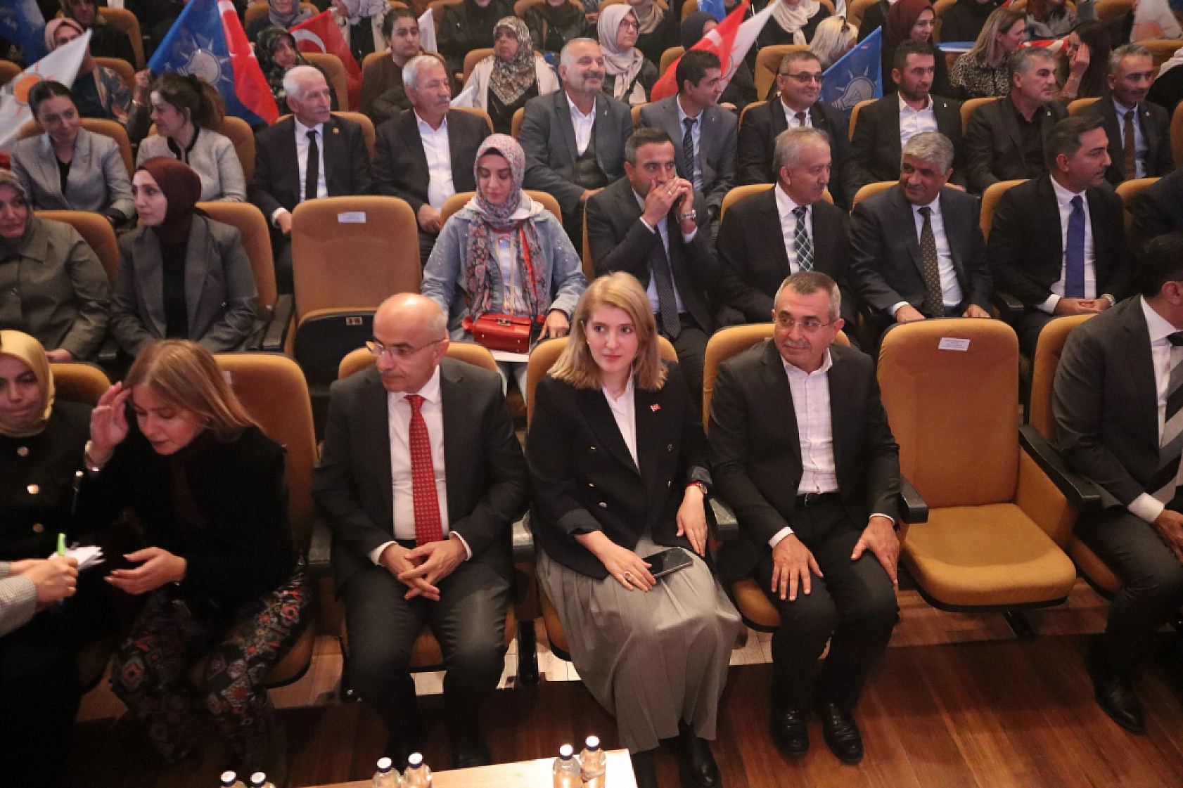 AK Parti Seçime Gitti! İnanç Güven Tazeledi! İşte Yeni Yönetim Listesi...