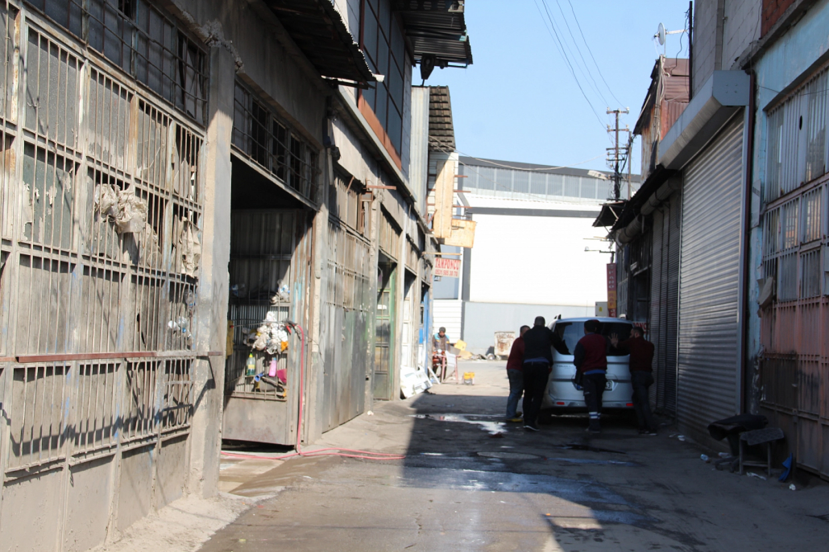 Oto Tamir Fiyatı Cüzdanı Zorladı: Vatandaş Tamir Ettiremediği Aracını Satıyor!