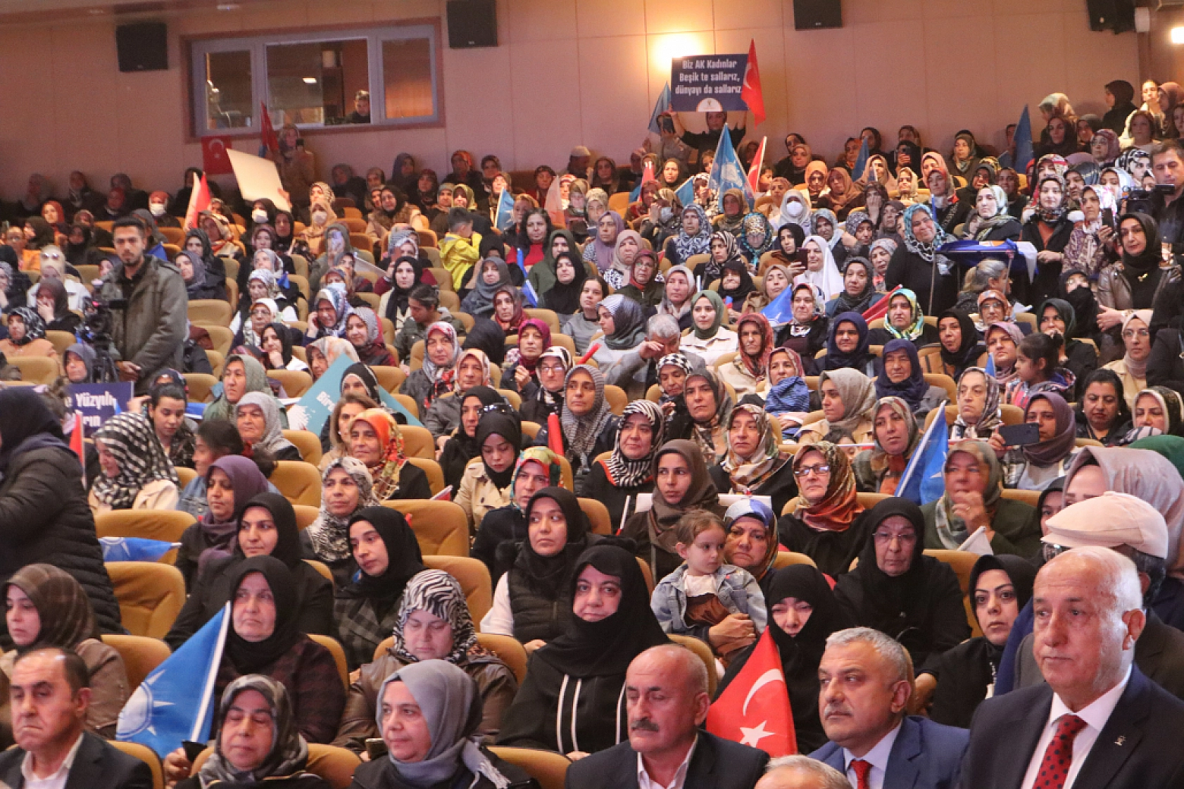 AK Parti Seçime Gitti! İnanç Güven Tazeledi! İşte Yeni Yönetim Listesi...