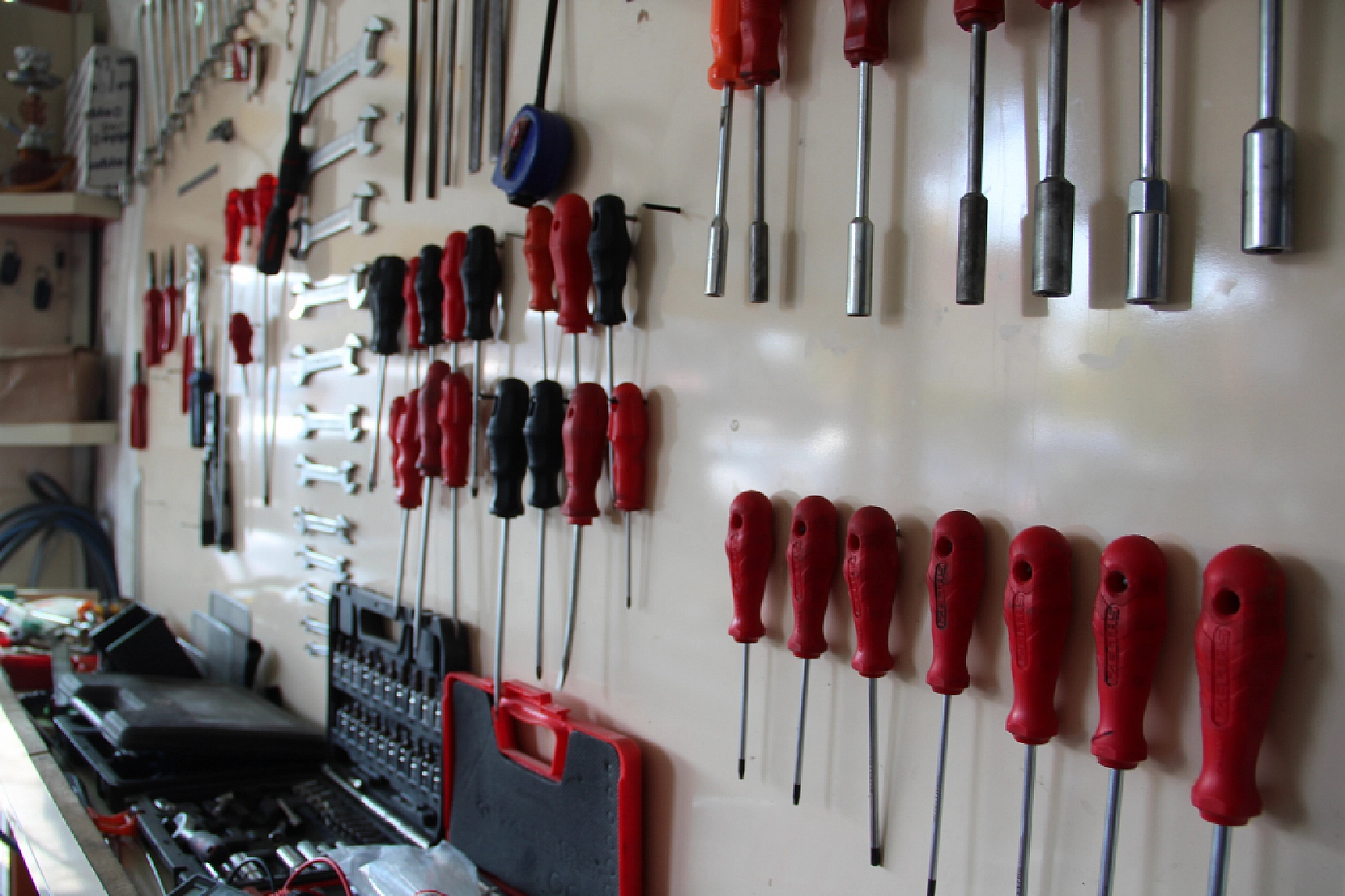 Oto Tamir Fiyatı Cüzdanı Zorladı: Vatandaş Tamir Ettiremediği Aracını Satıyor!