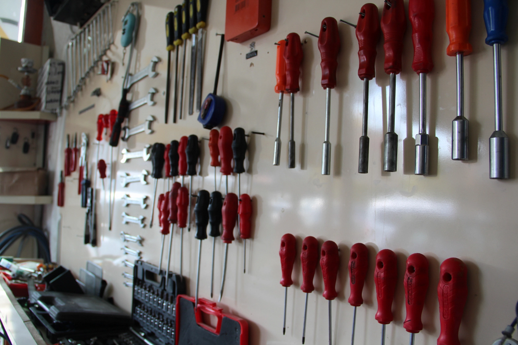 Oto Tamir Fiyatı Cüzdanı Zorladı: Vatandaş Tamir Ettiremediği Aracını Satıyor!