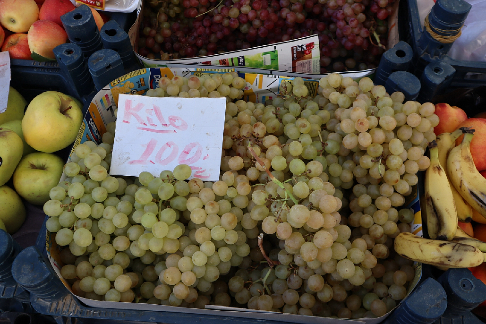 Malatyalılar uygun fiyat peşinde! Pazarda sebze fiyatları yüz güldürdü, meyve tezgâhları yine cep yaktı