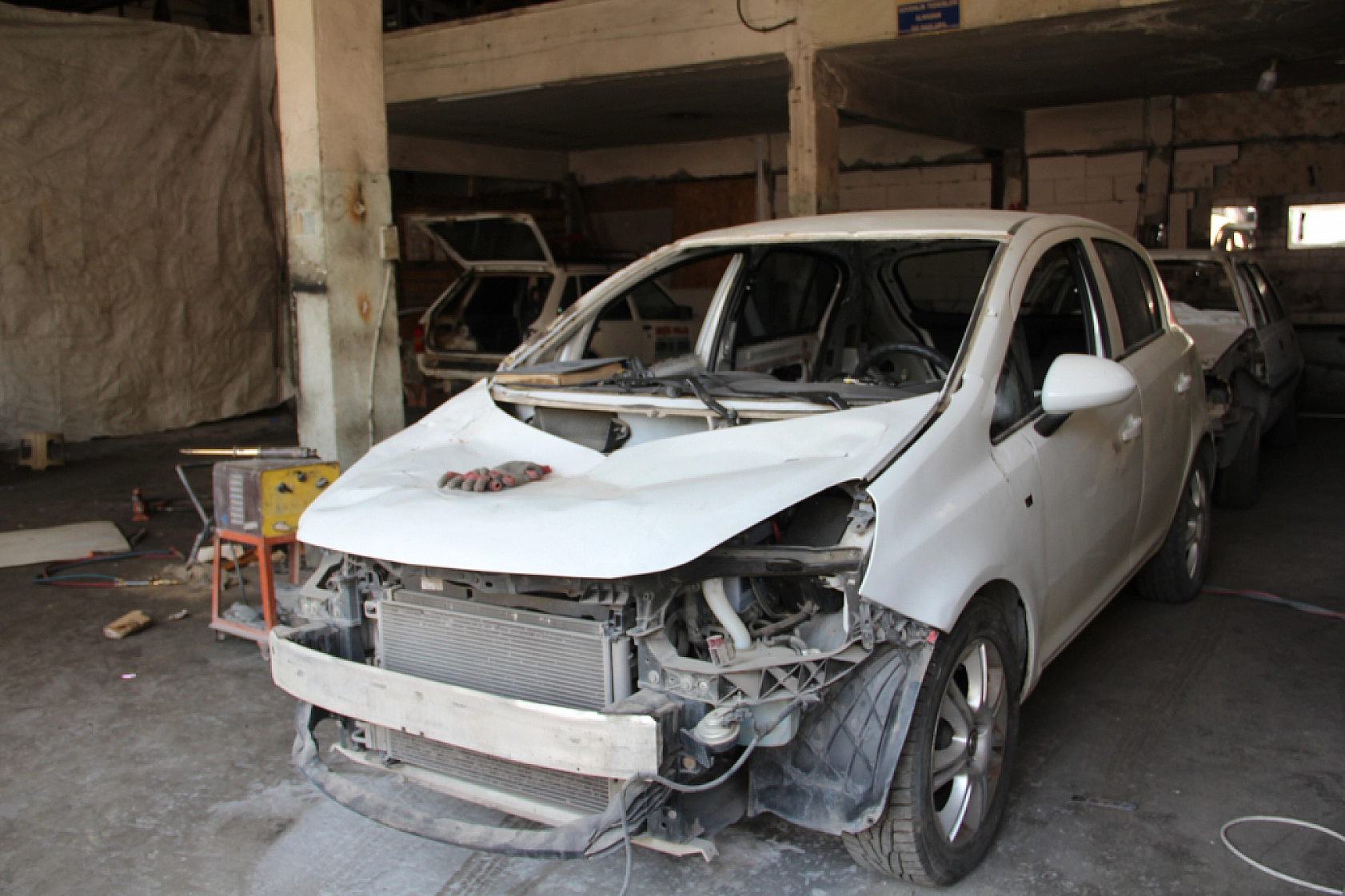 Oto Tamir Fiyatı Cüzdanı Zorladı: Vatandaş Tamir Ettiremediği Aracını Satıyor!