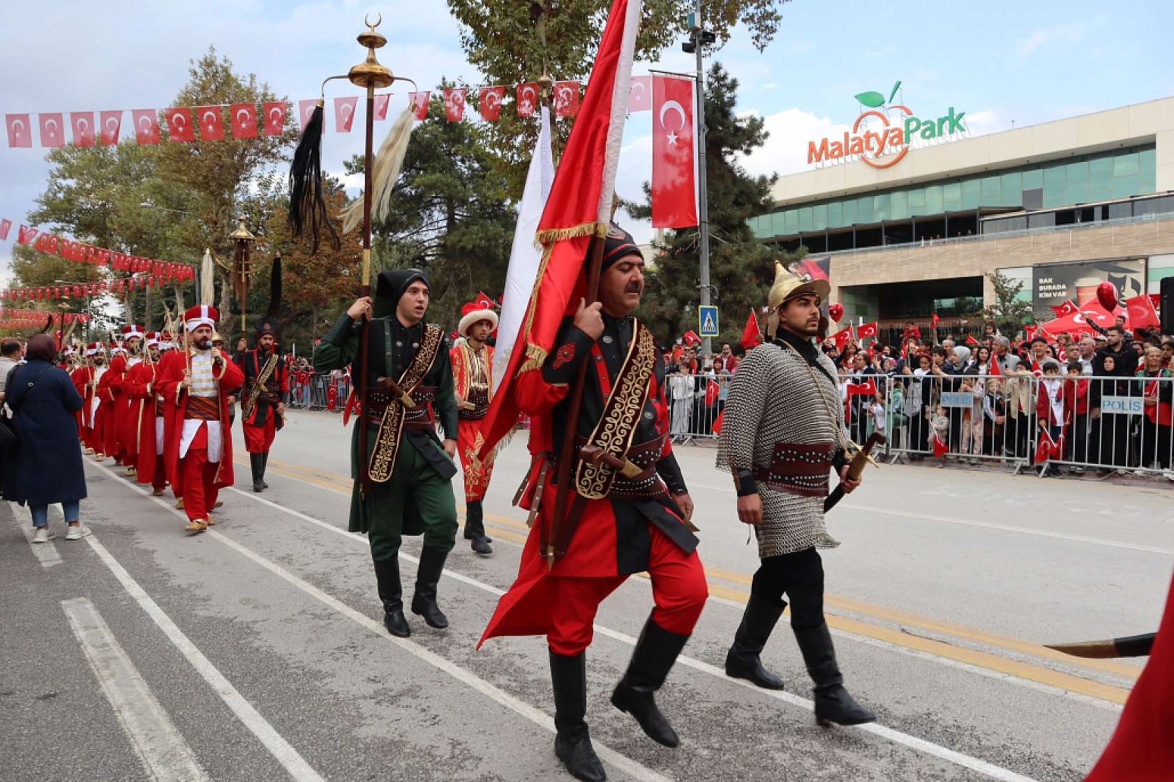 Malatya'da Cumhuriyet'in 102. yılı coşkuyla kutlandı
