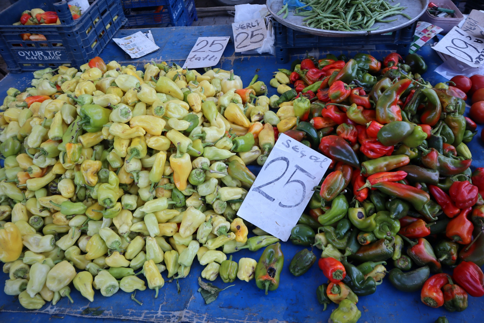 Malatyalılar uygun fiyat peşinde! Pazarda meyve fiyatları cep yakmaya devam ediyor