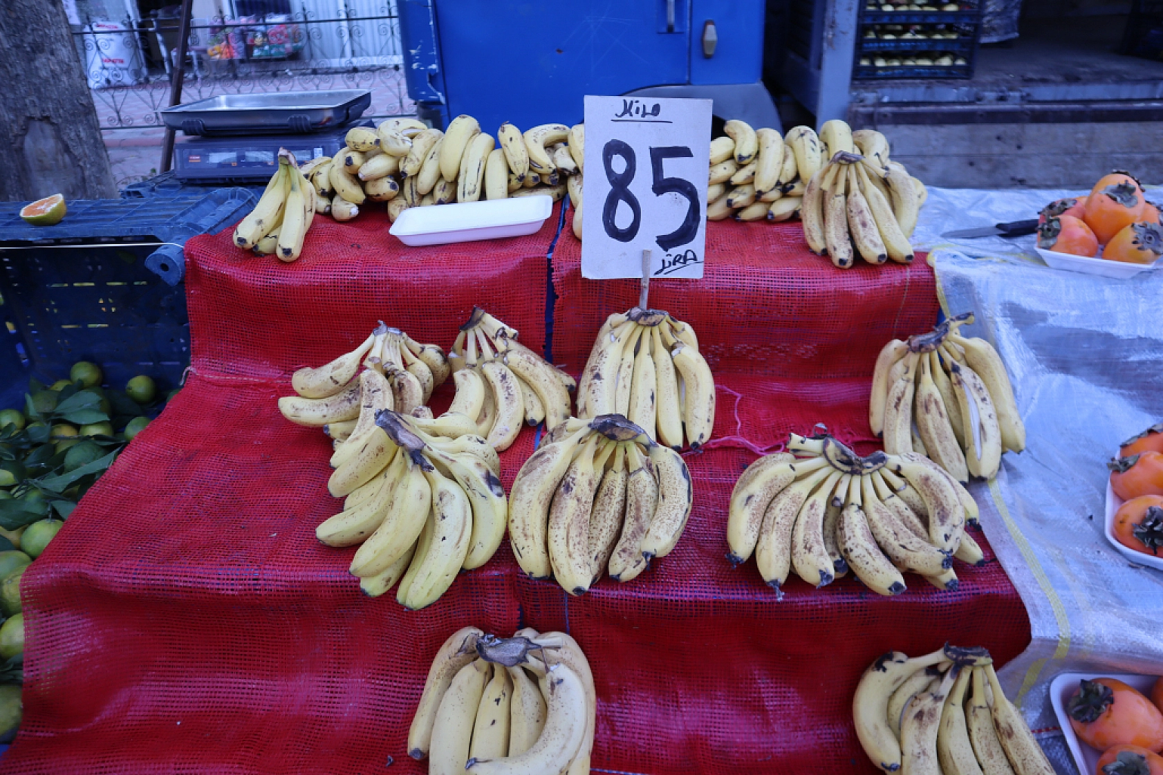 Malatyalılar uygun fiyat peşinde! Pazarda meyve fiyatları cep yakmaya devam ediyor