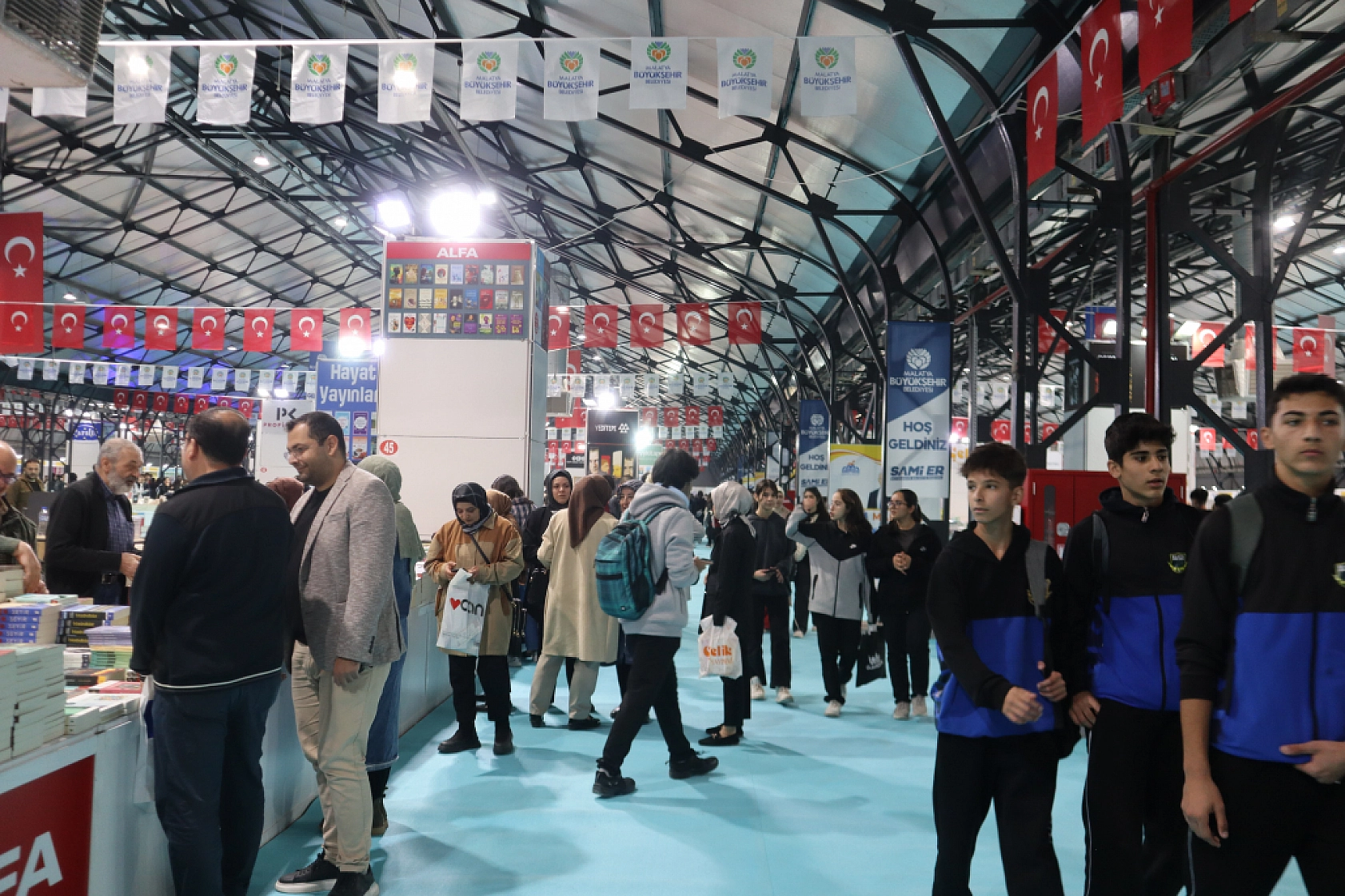 Malatyalılara yeniden kapılarını açtı