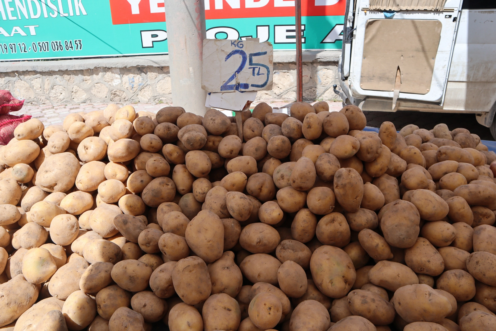 Pazarda bahar havası! Malatya'da pazar tezgahlarında hem renk hem ucuzluk var...