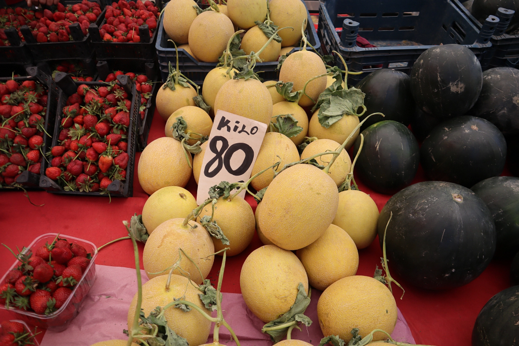 Pazarda bahar havası! Malatya'da pazar tezgahlarında hem renk hem ucuzluk var...